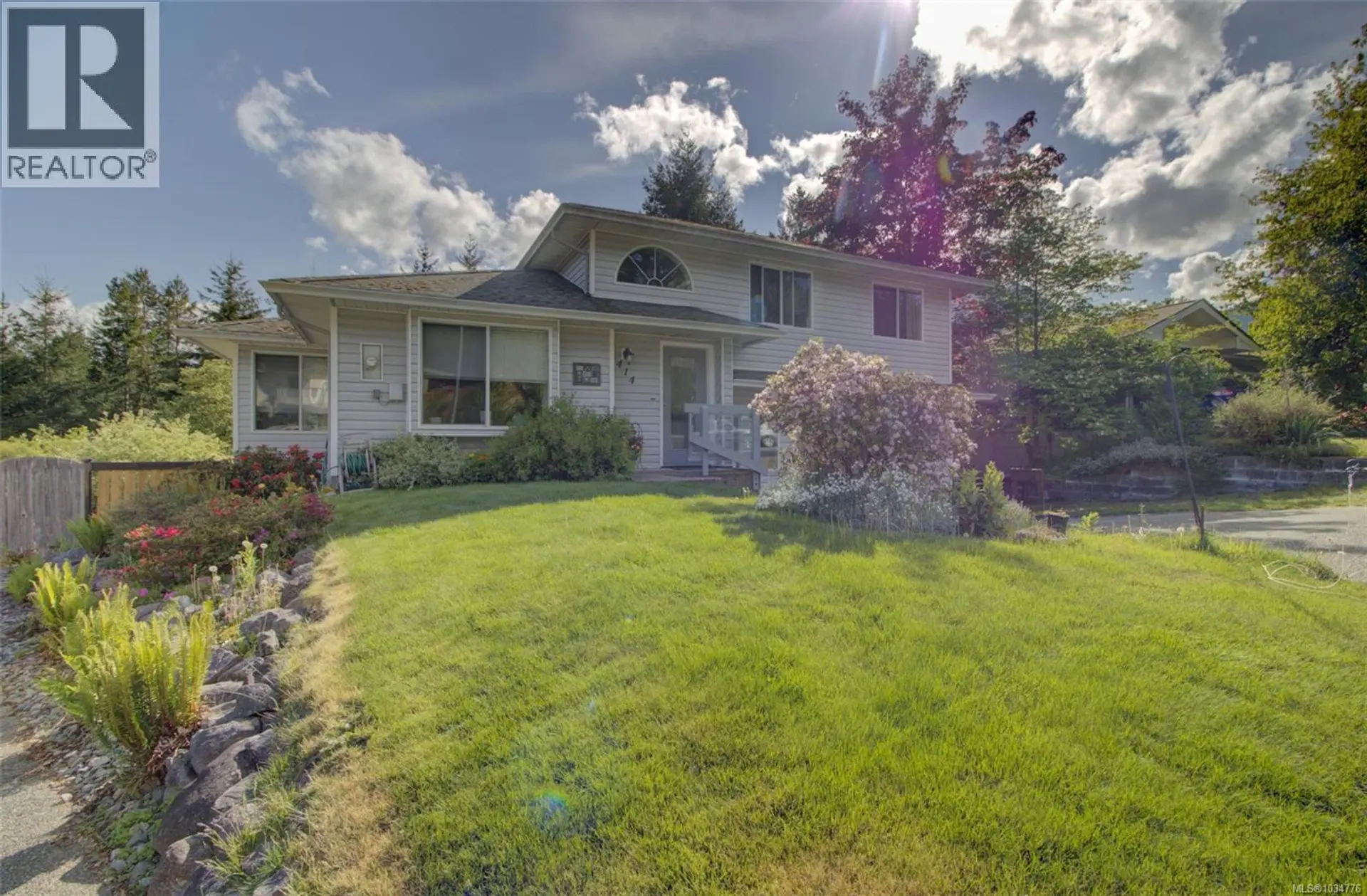 Property at 414 Donner Dr, Gold River, BC