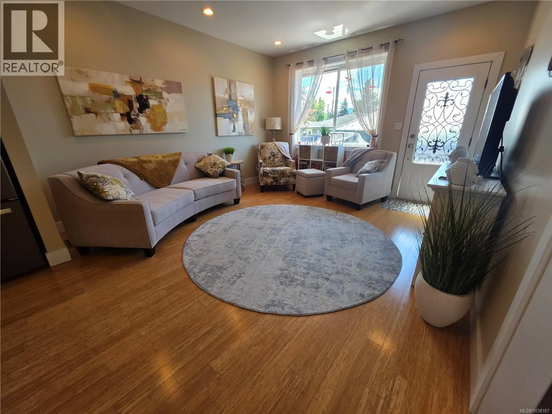 #1 3908 Marpole St - Image 5