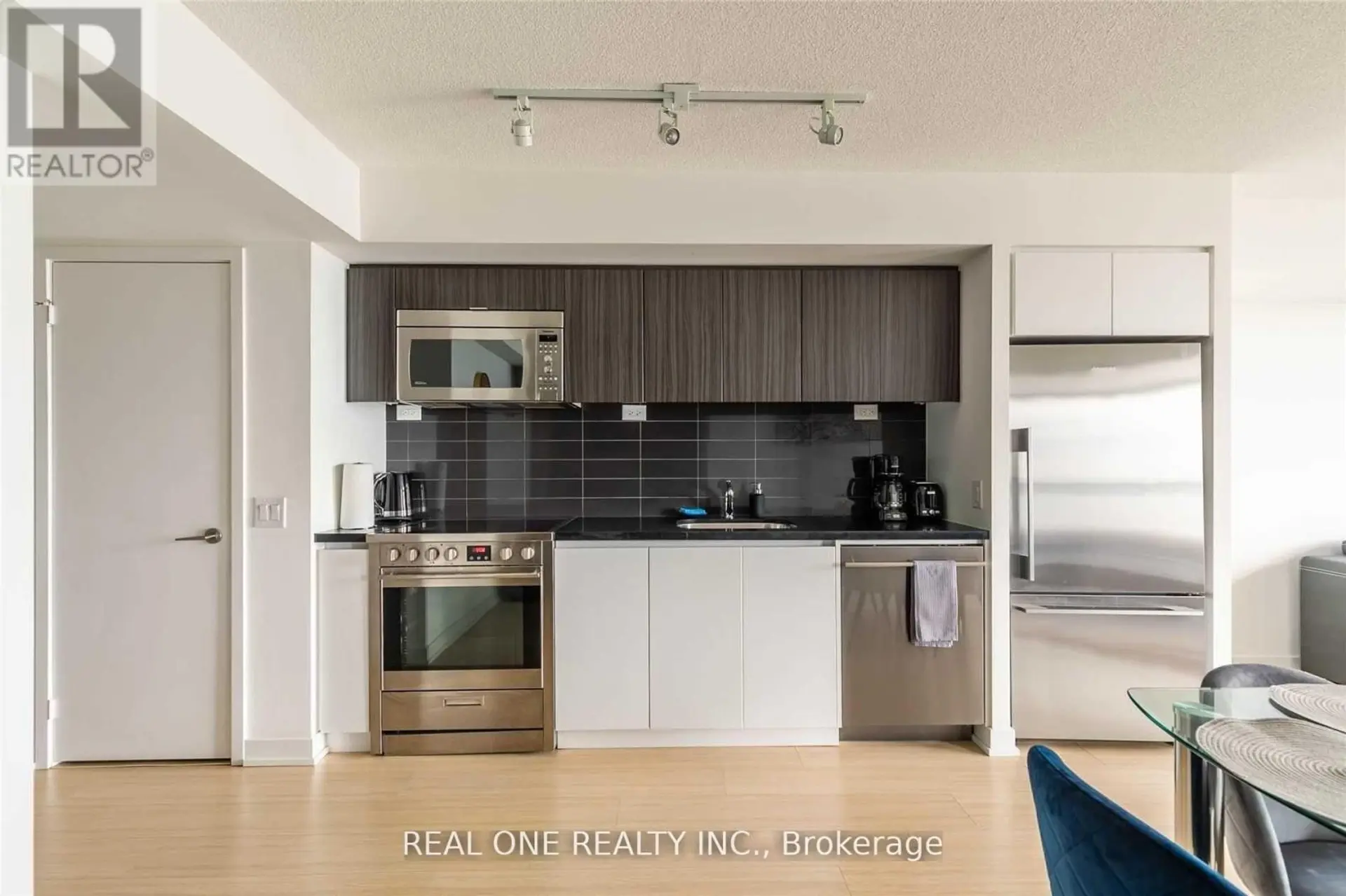 #2203 75 QUEENS WHARF ROAD - Image 4