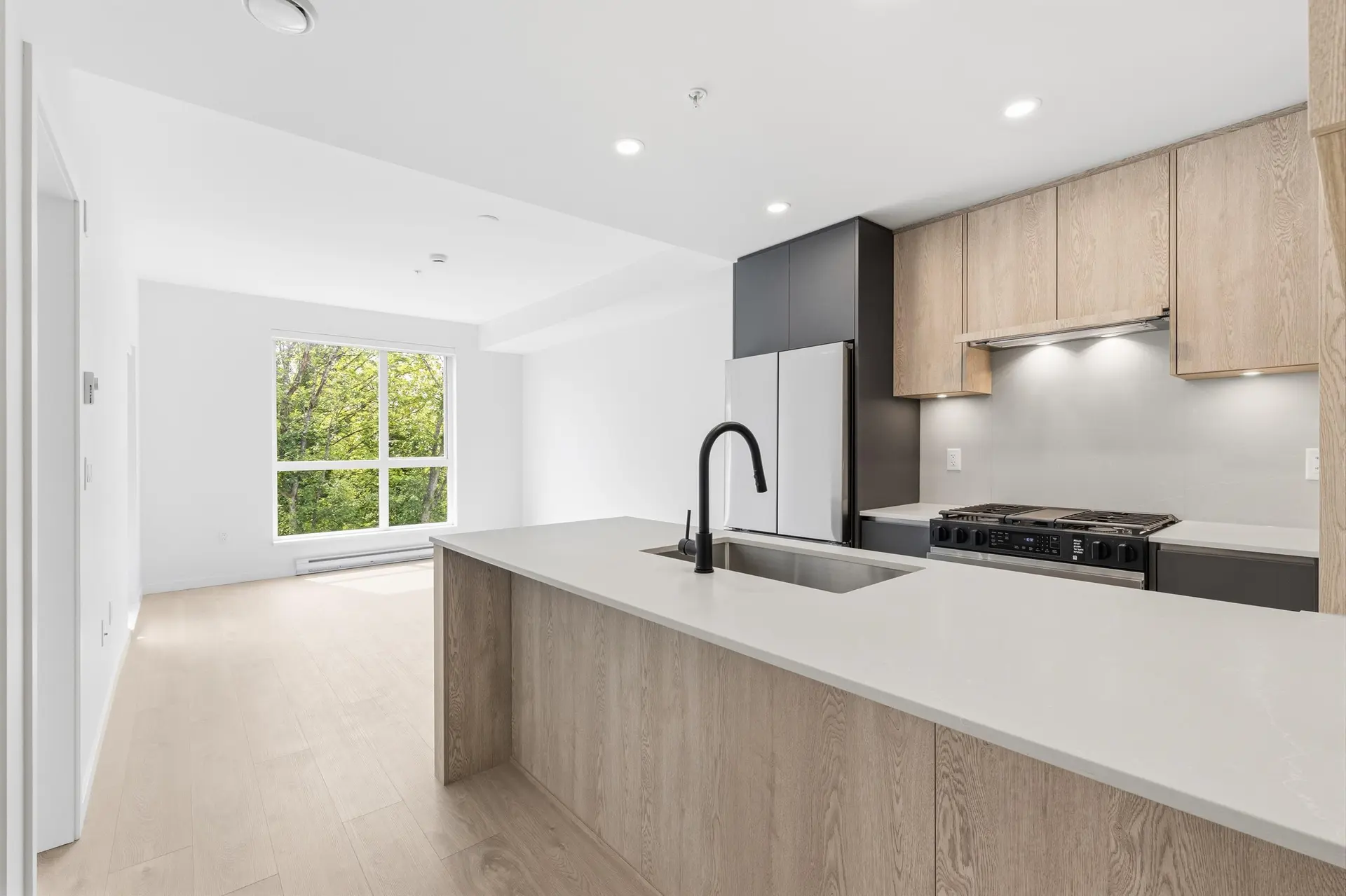 #505 19577 65b Avenue - Image 2