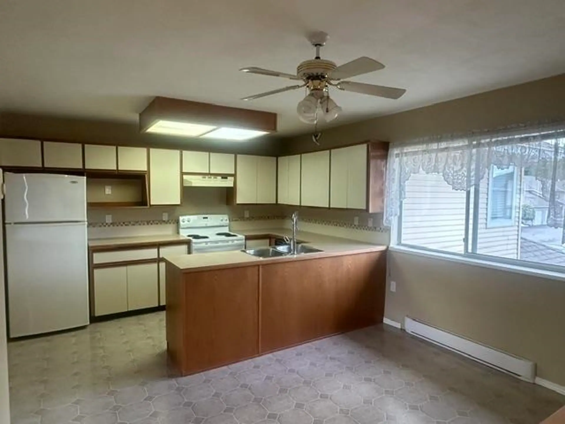 #12 2475 Emerson Street - Image 5