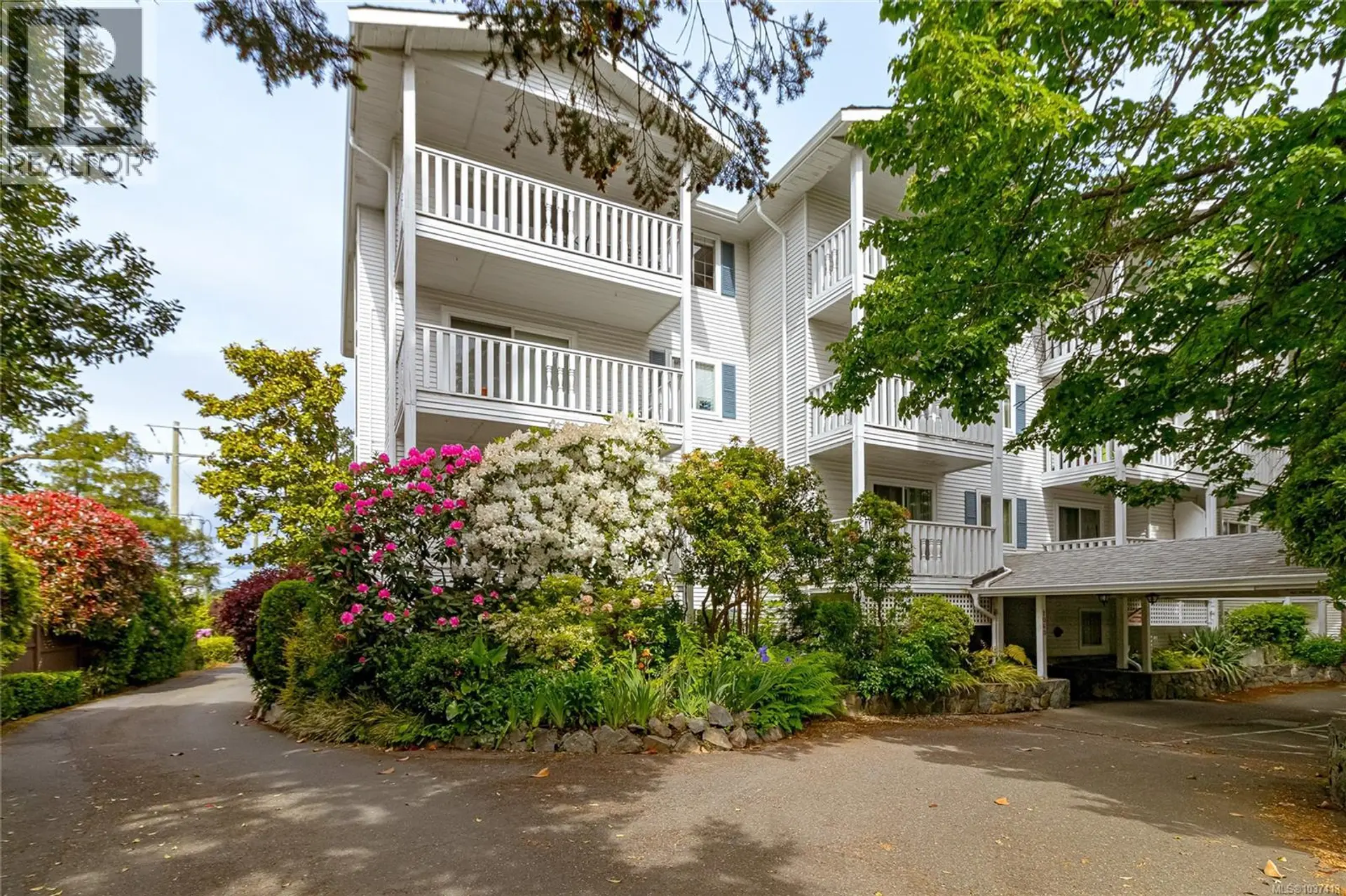 Property at #401 1060 Linden Ave, Victoria, BC