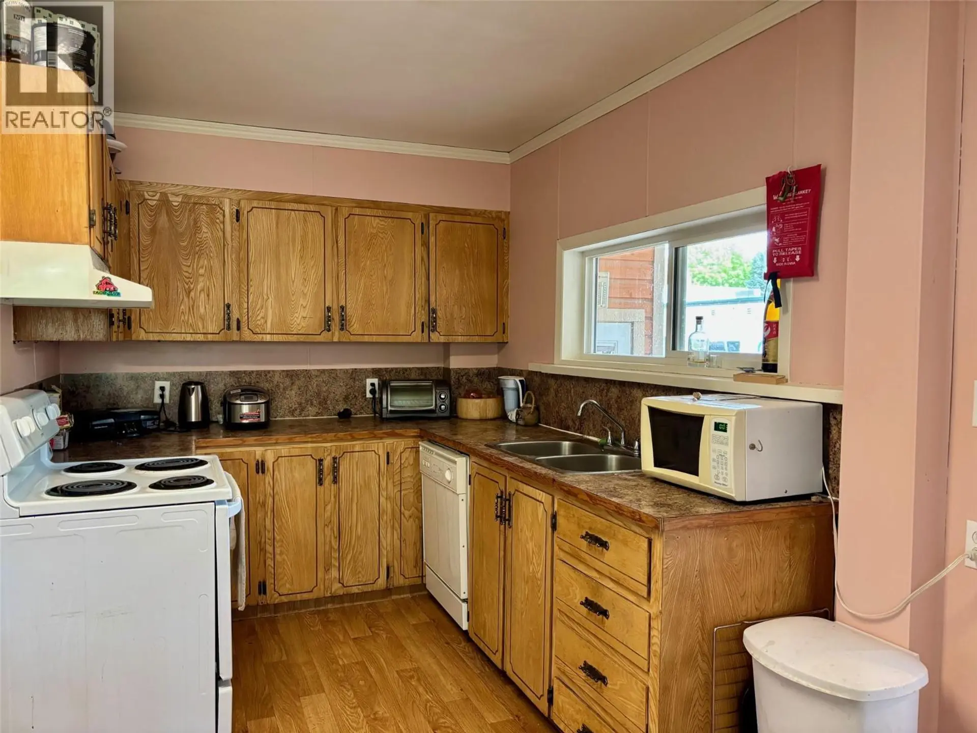 408 Third Street W - Image 6