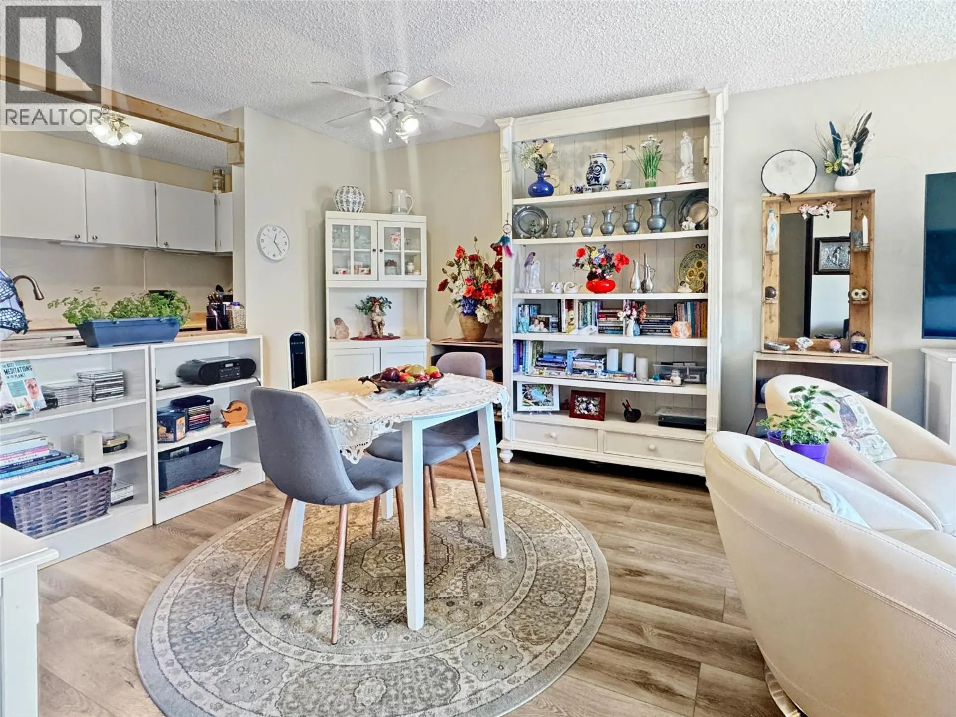 #206B 2321 12TH Street N - Image 9