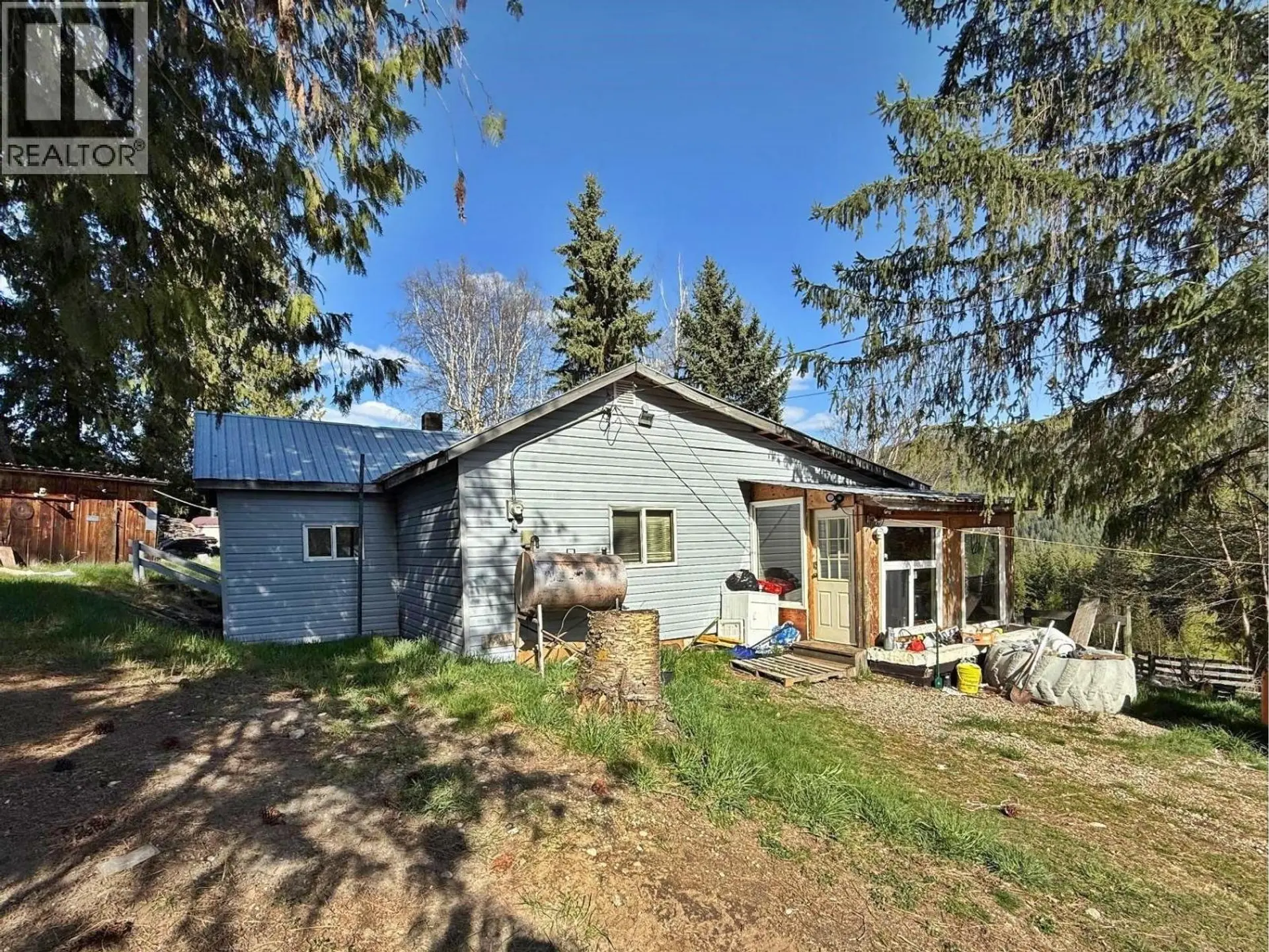 Property at 3437 Yellowhead Highway, Vavenby, BC