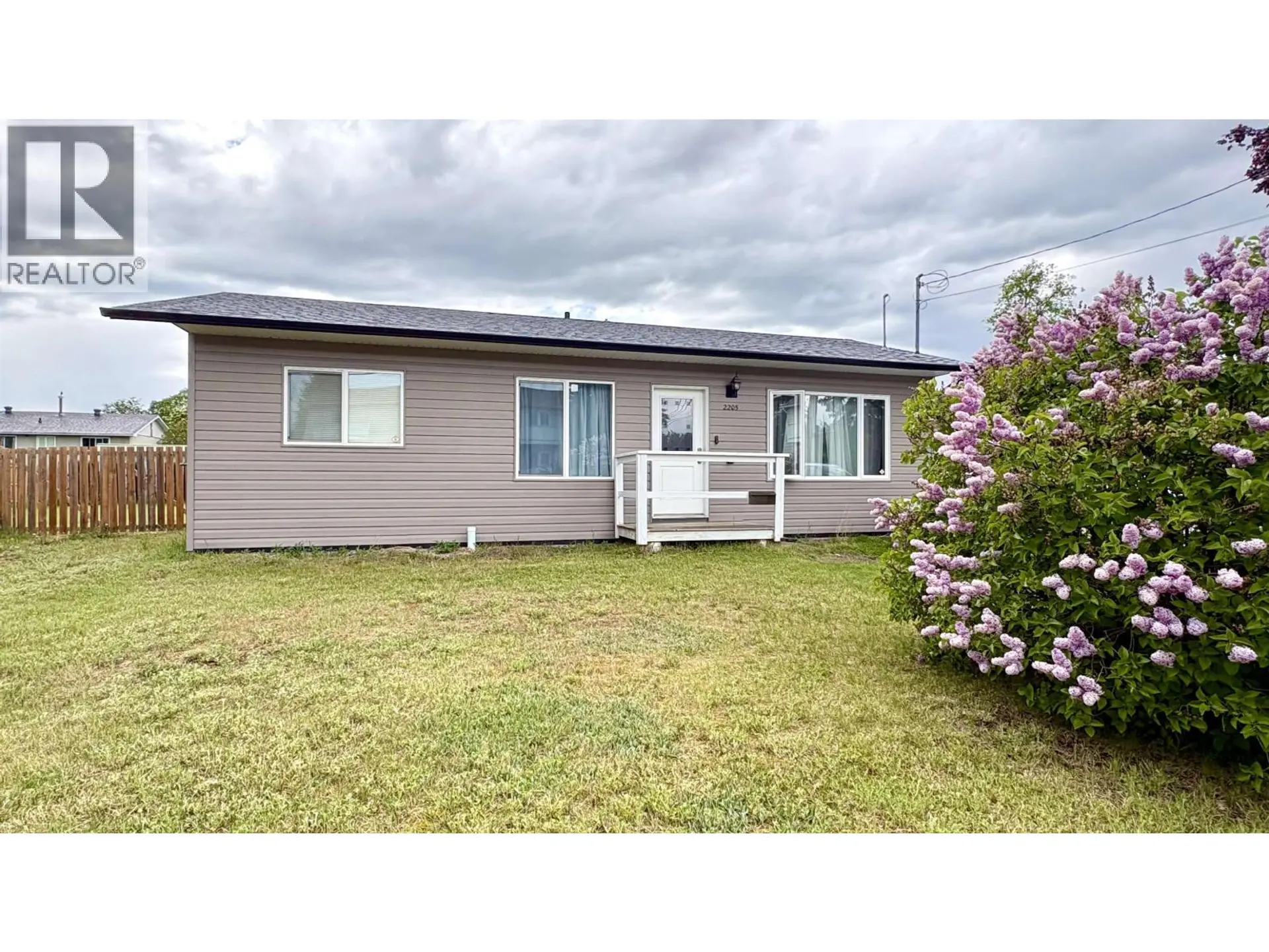 2205 REDWOOD CRESCENT - Image 1