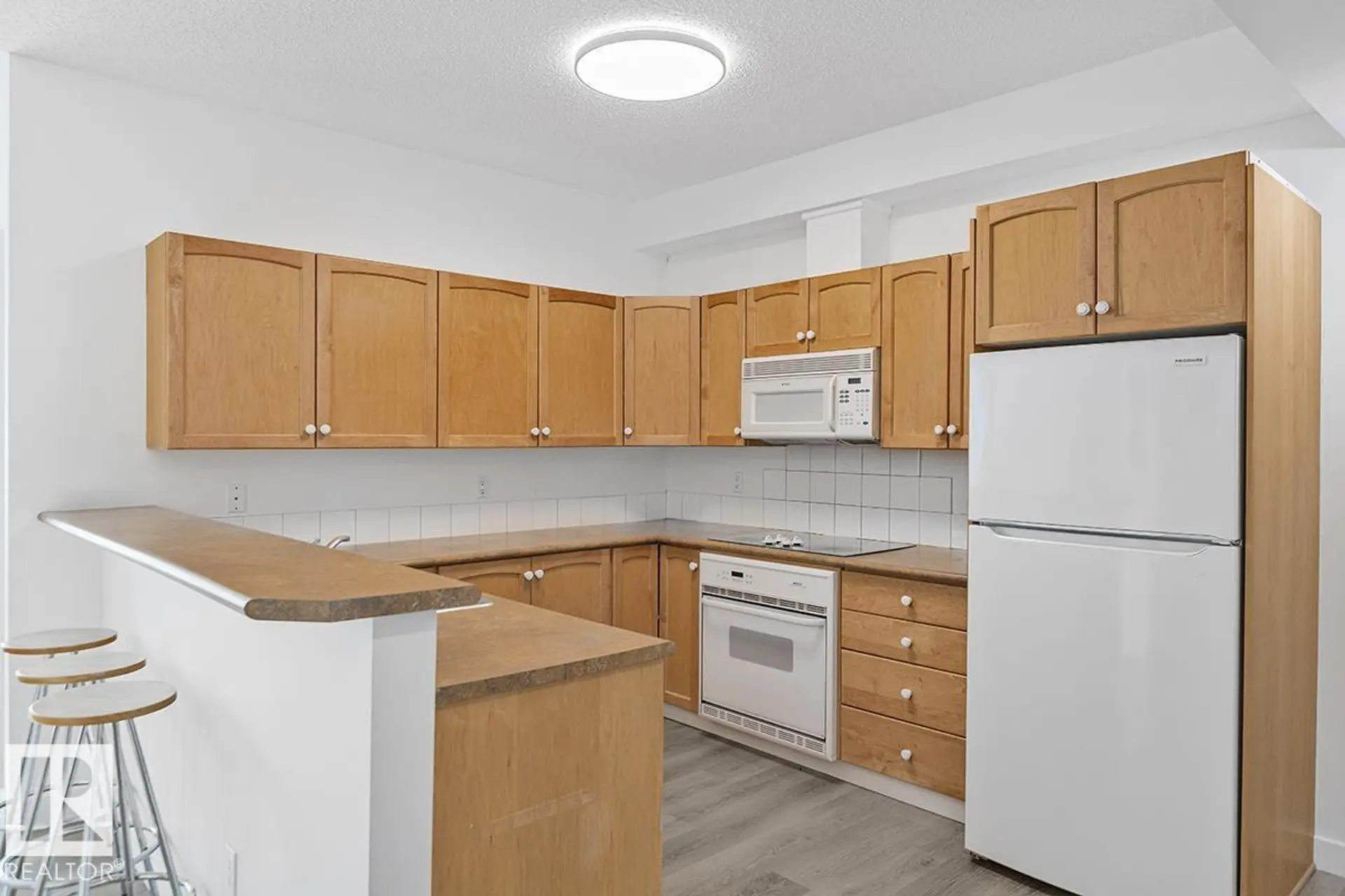 #117 10717 83 AV NW - Image 5