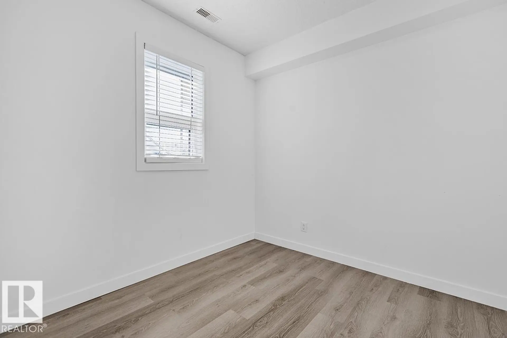 #117 10717 83 AV NW - Image 9