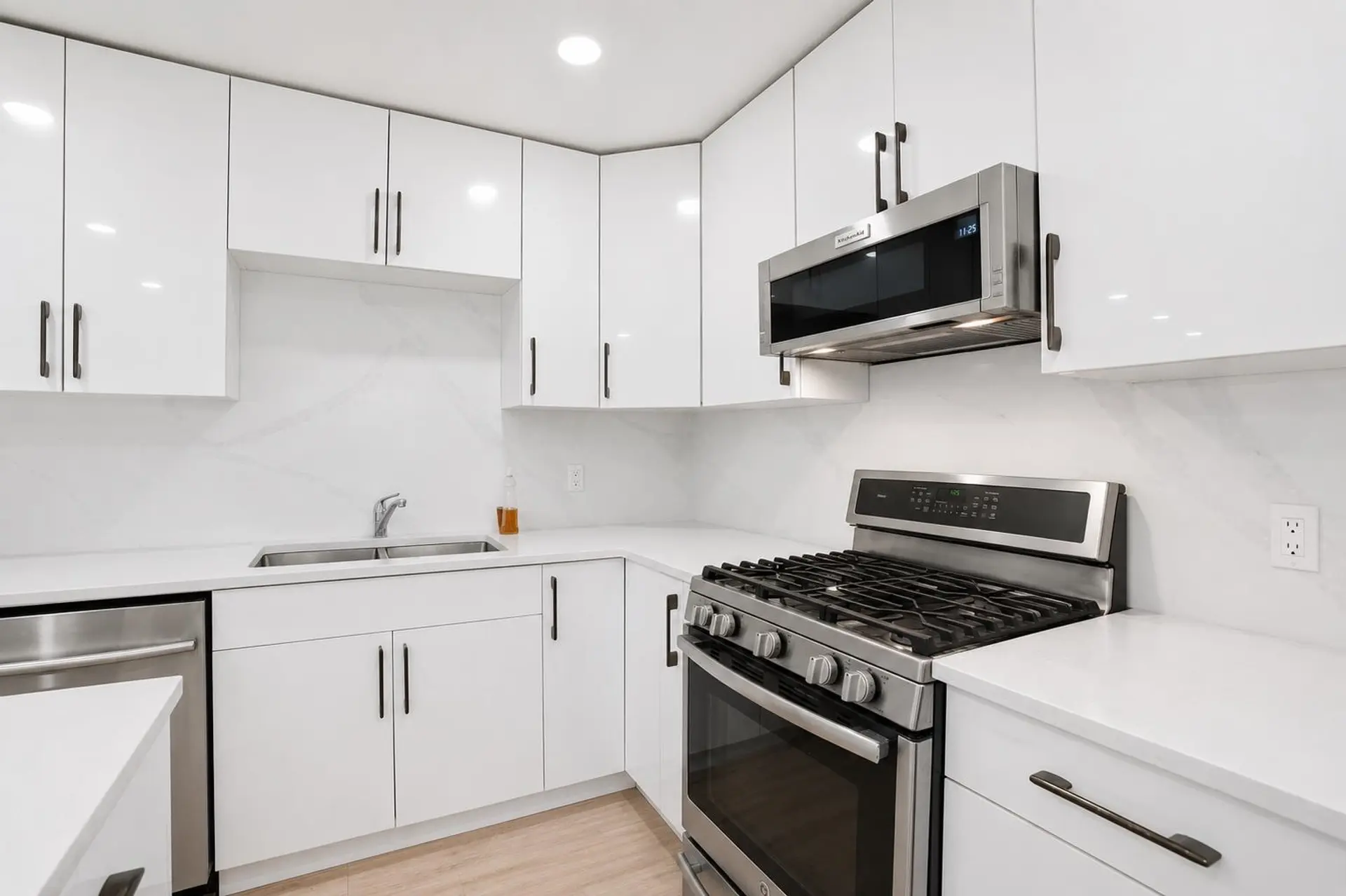 11142 85a Avenue - Image 6