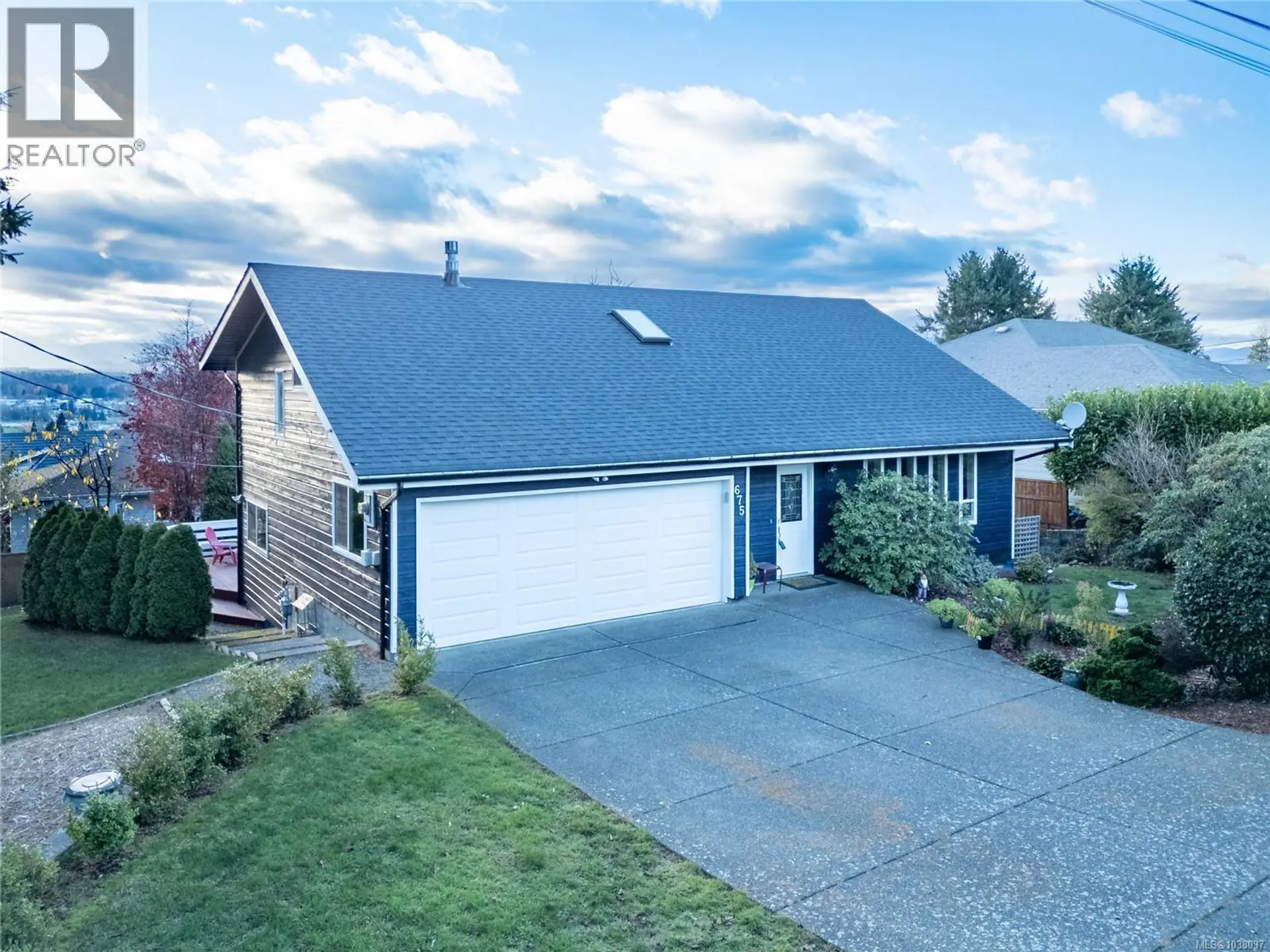 Property at 675 Evergreen Ave, Courtenay, BC