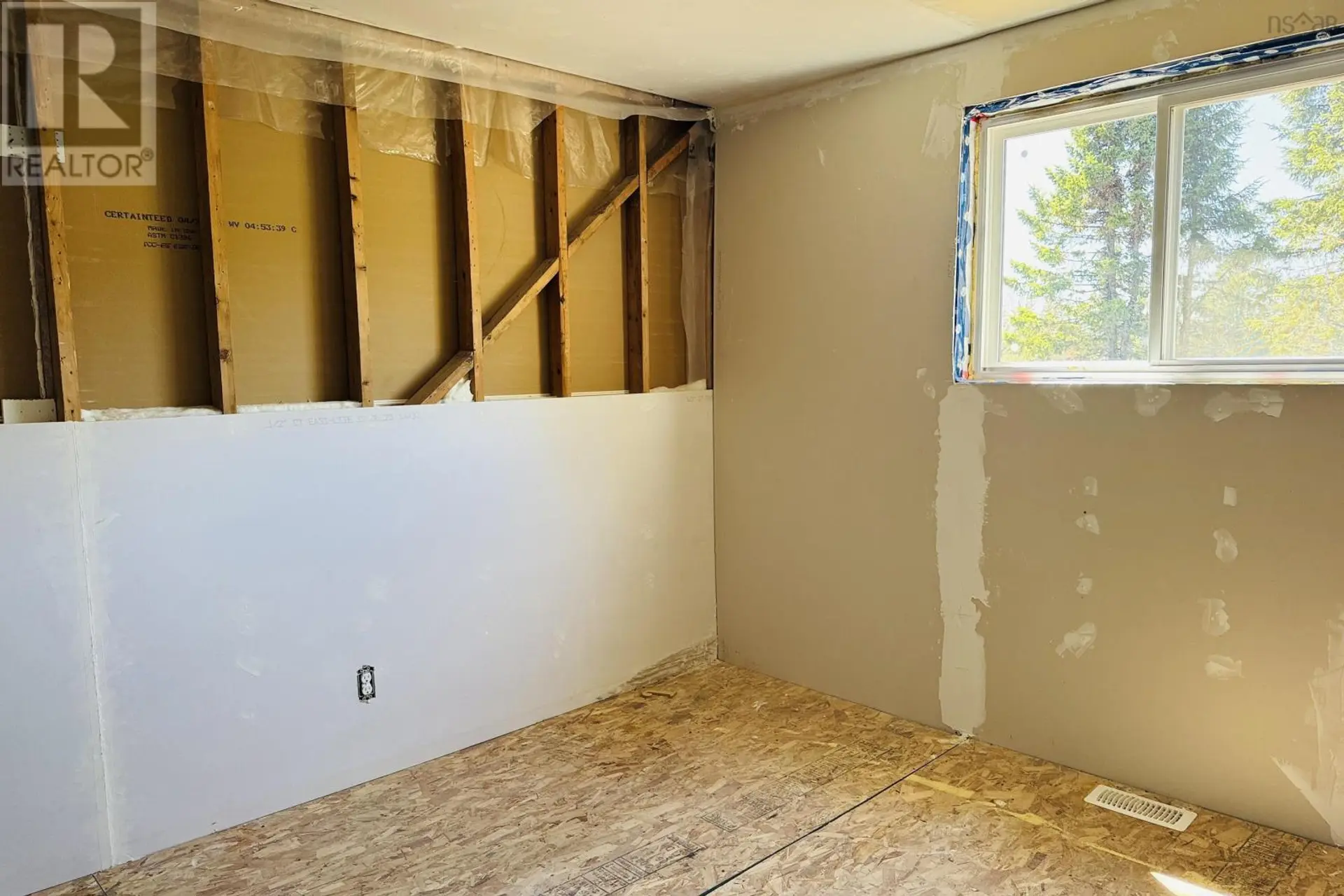 61 Ballfield Road - Image 5