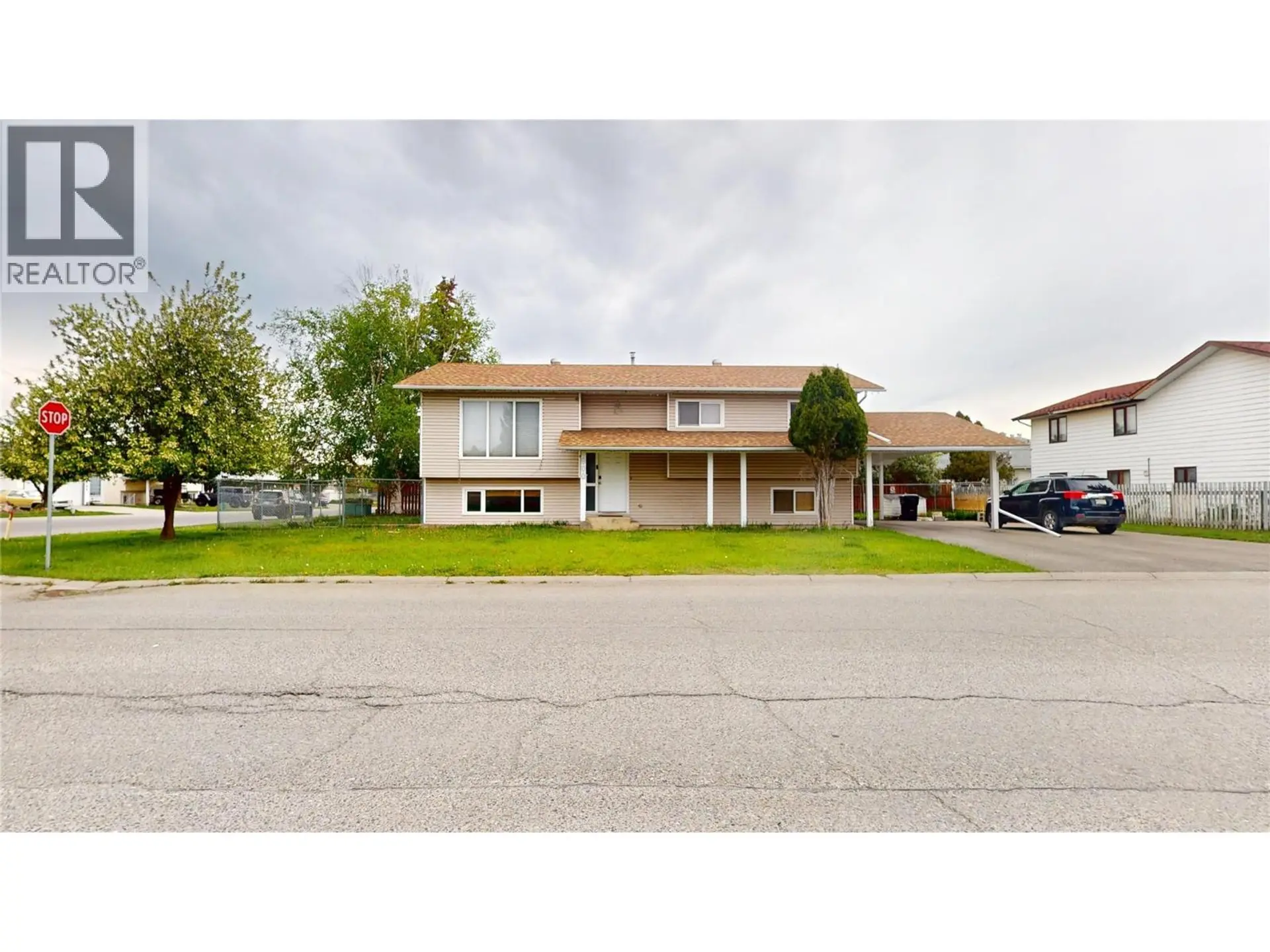 Property at 900 24th Avenue N, Cranbrook, BC