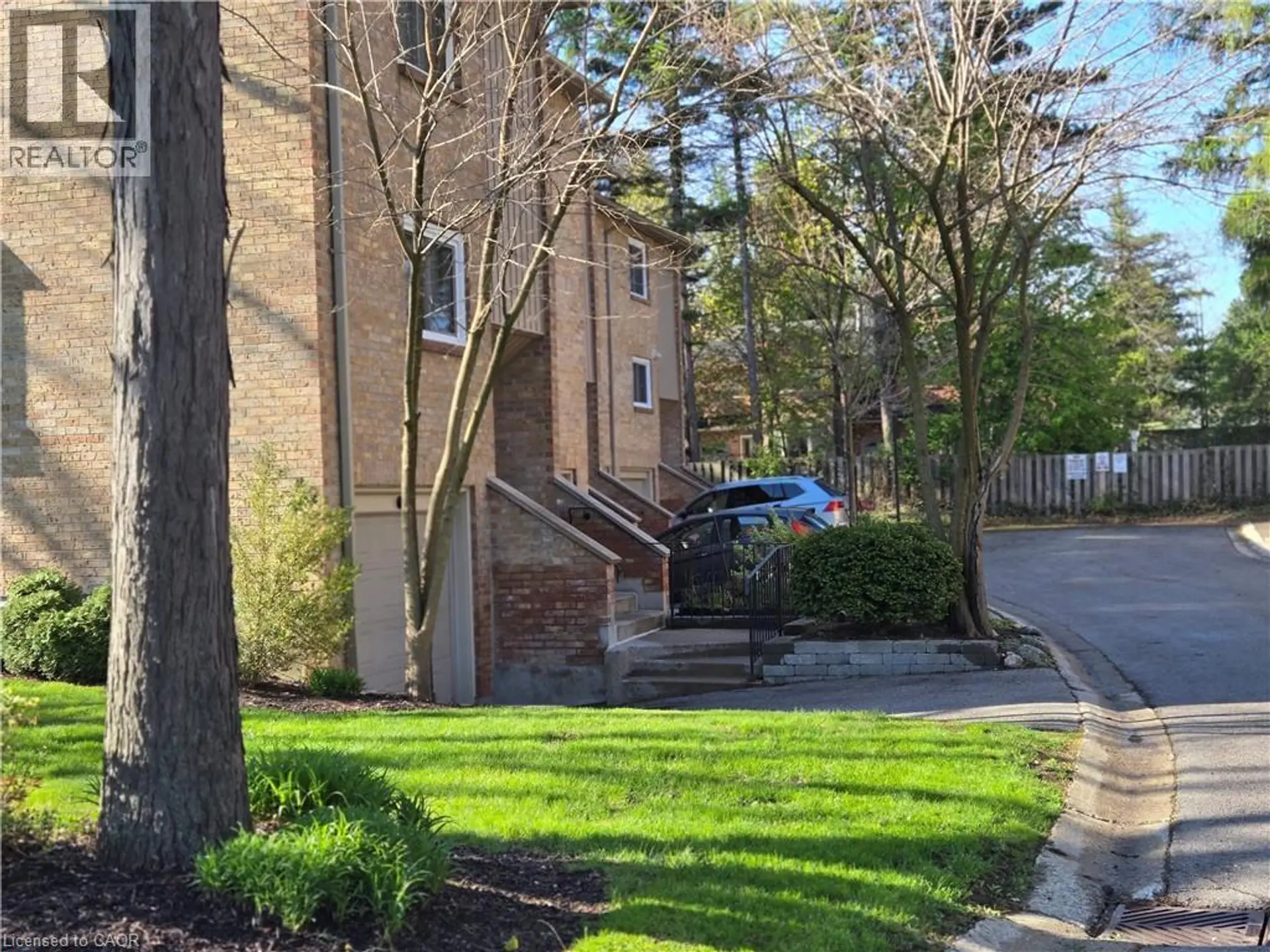 #2 95 FONTHILL Road - Image 16