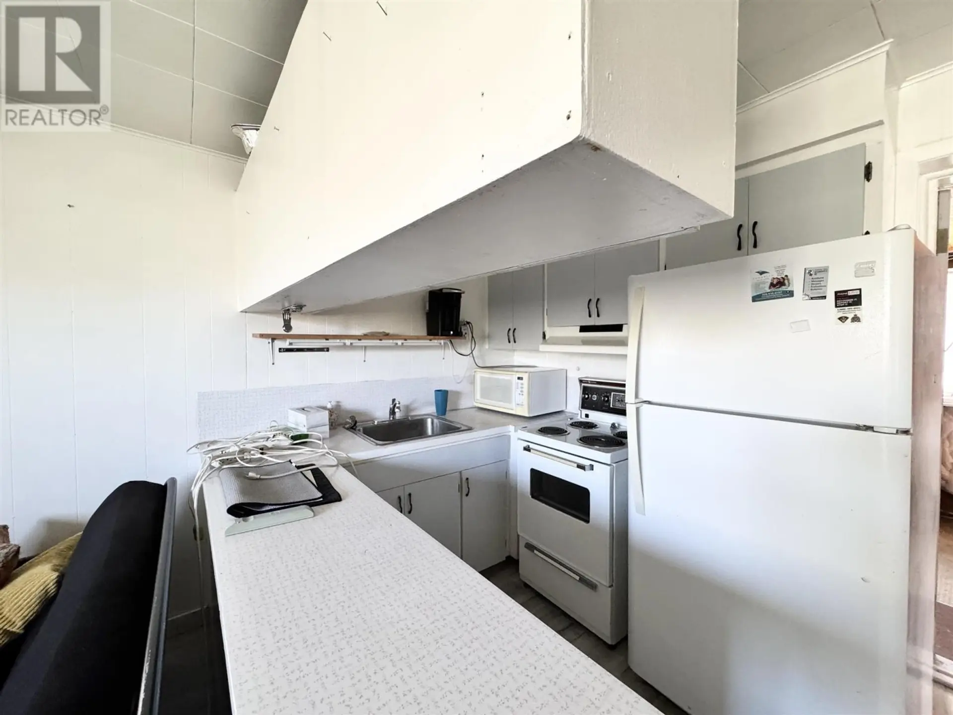 26 Connaught ST - Image 17