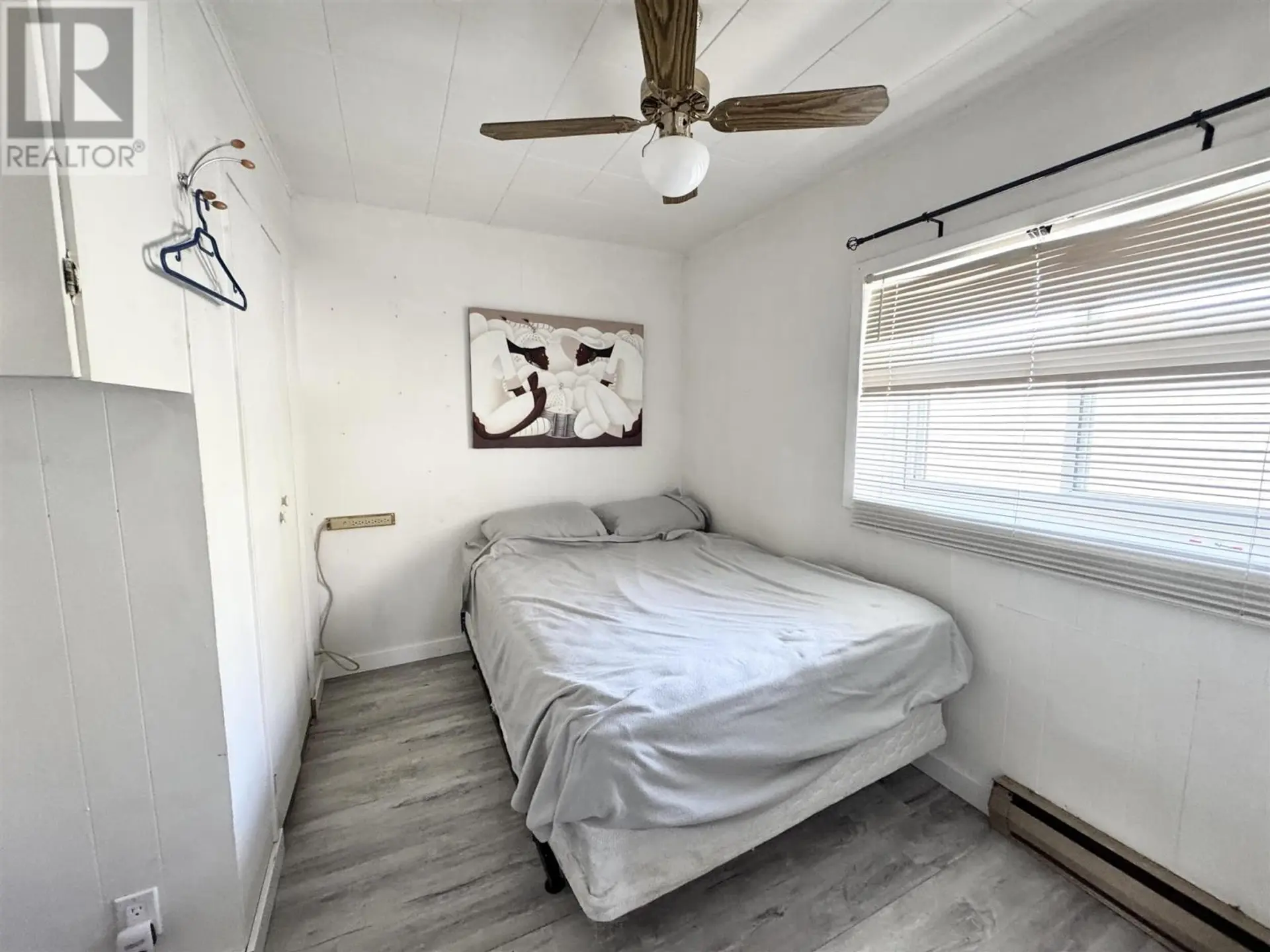 26 Connaught ST - Image 18