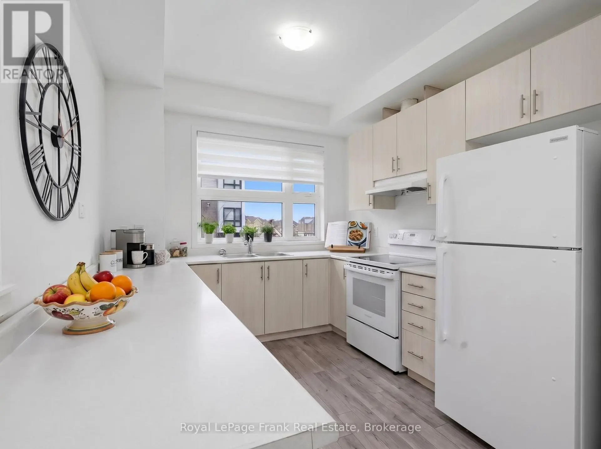 36 BATESON STREET - Image 2