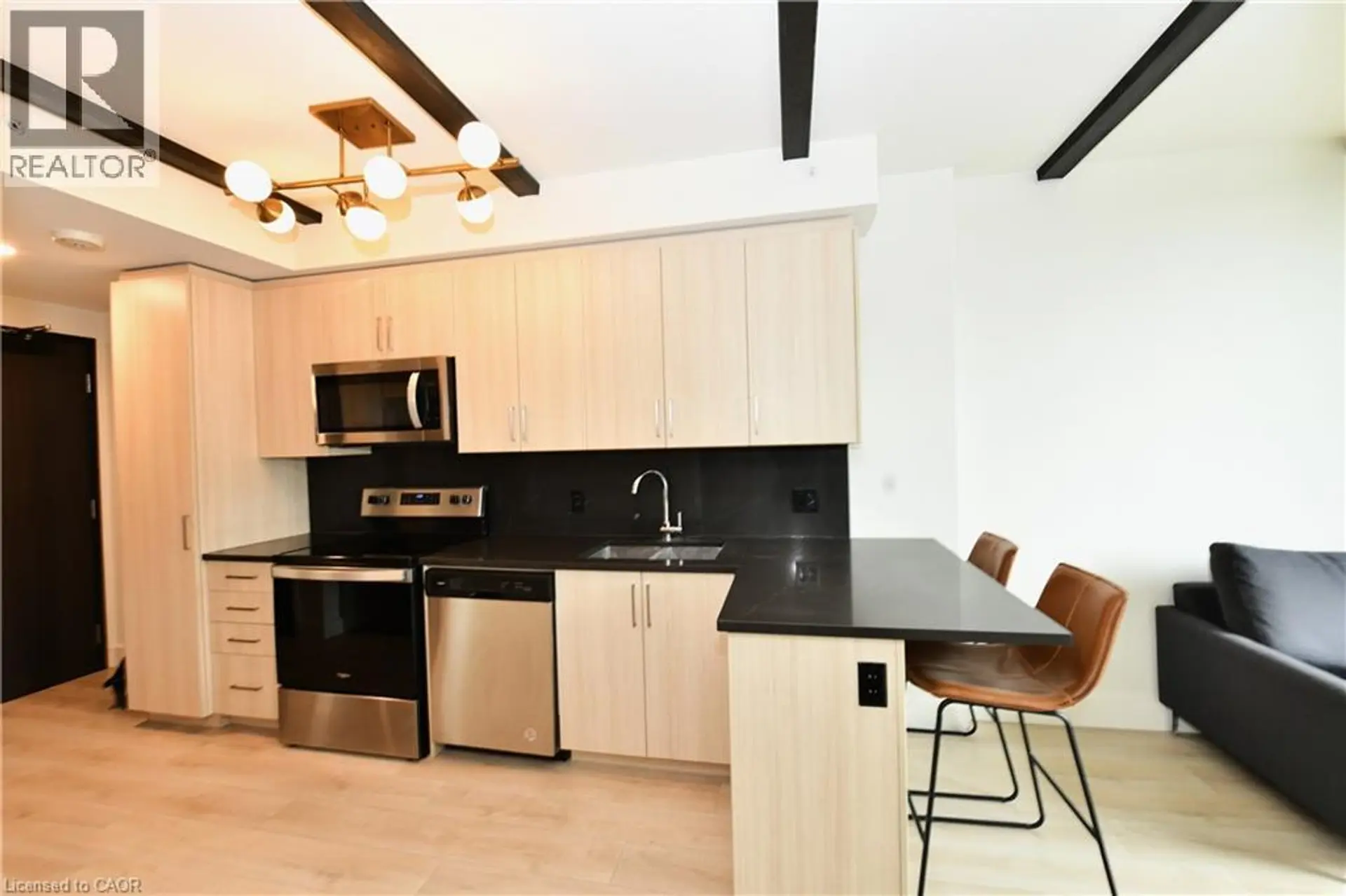 #736 145 W COLUMBIA Street W - Image 8
