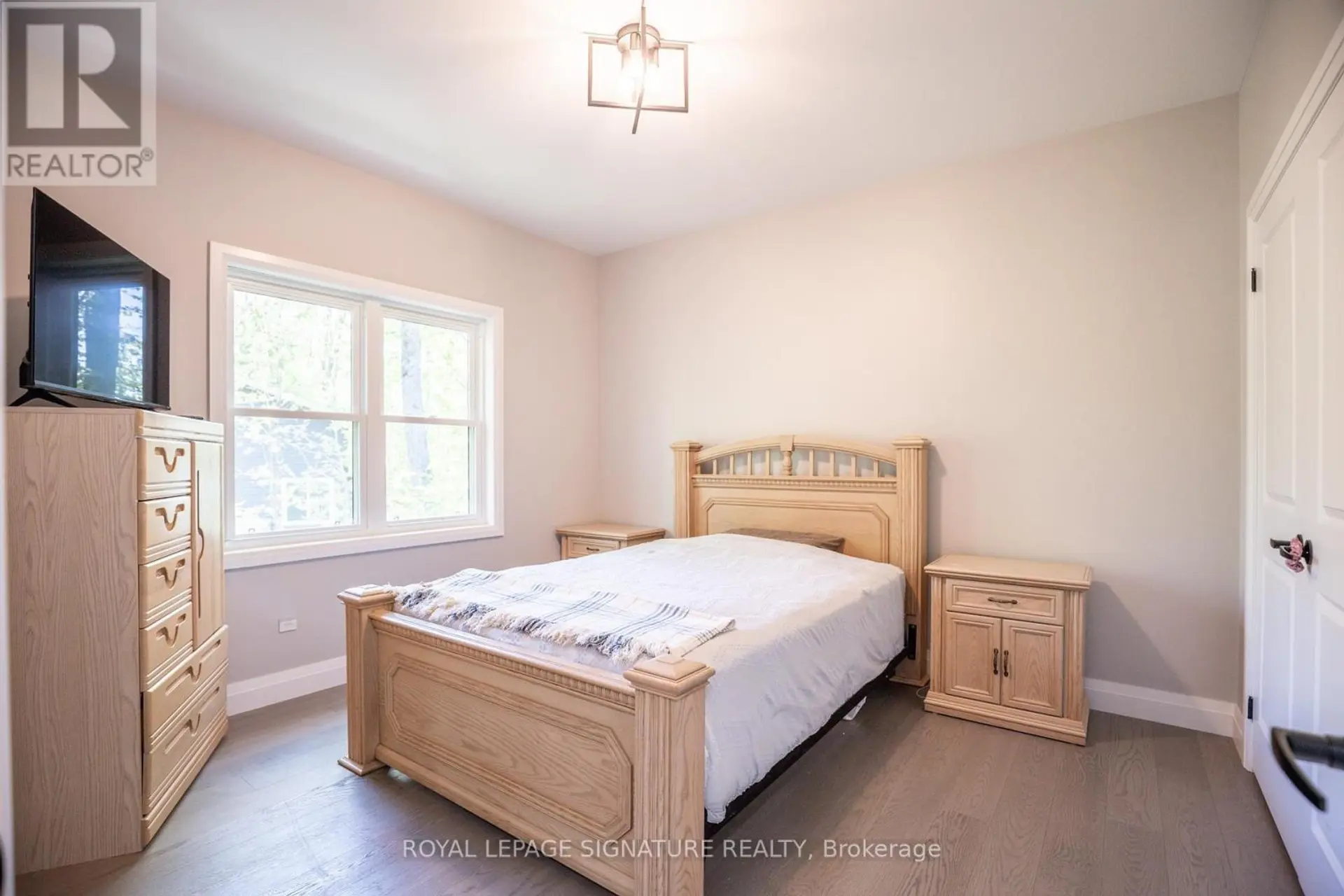 35 YOUNG STREET - Image 9