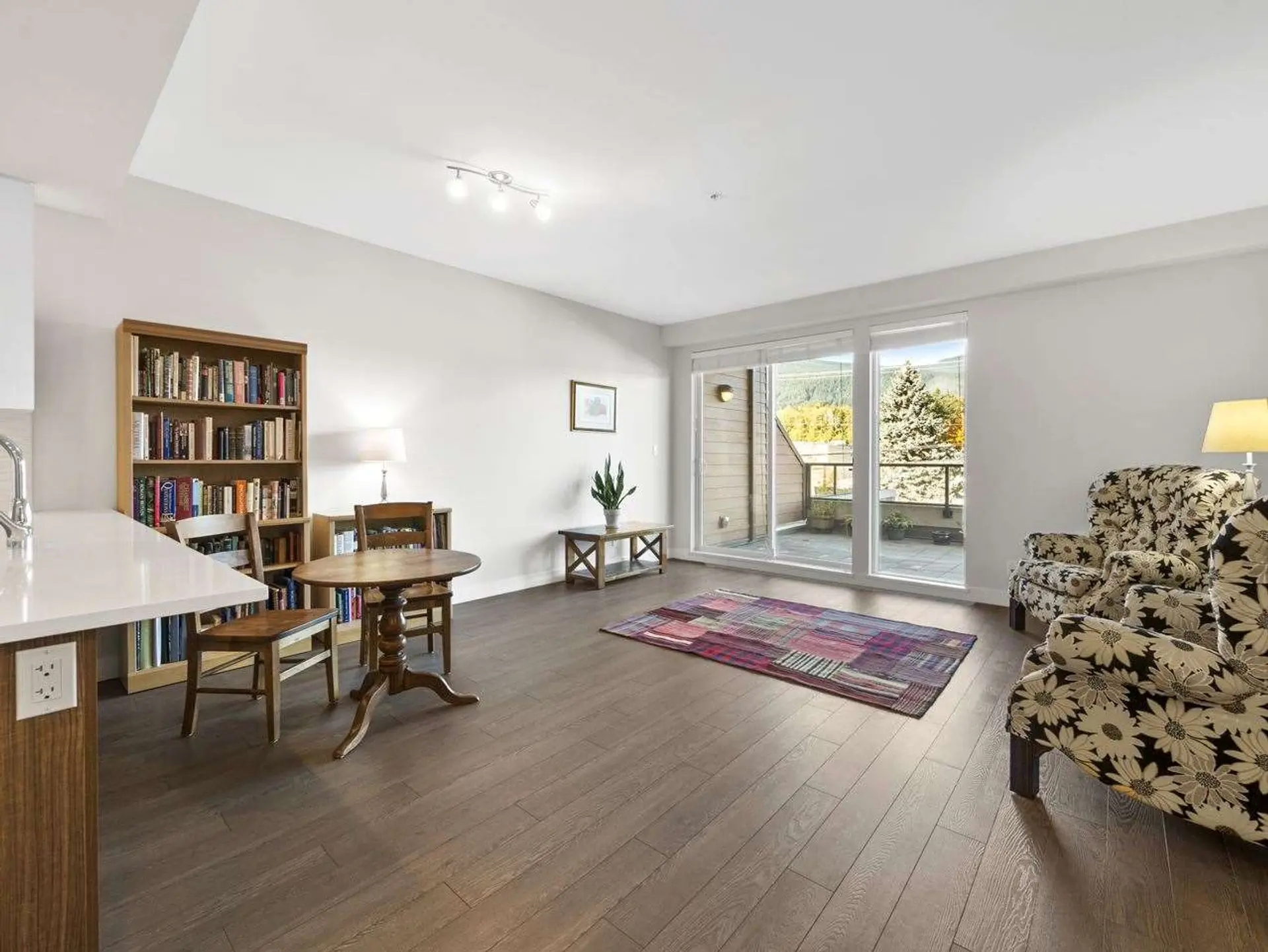 #205 875 Gibsons Way - Image 5