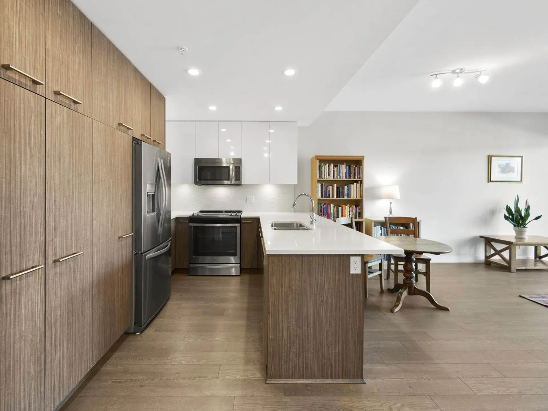 #205 875 Gibsons Way - Image 4