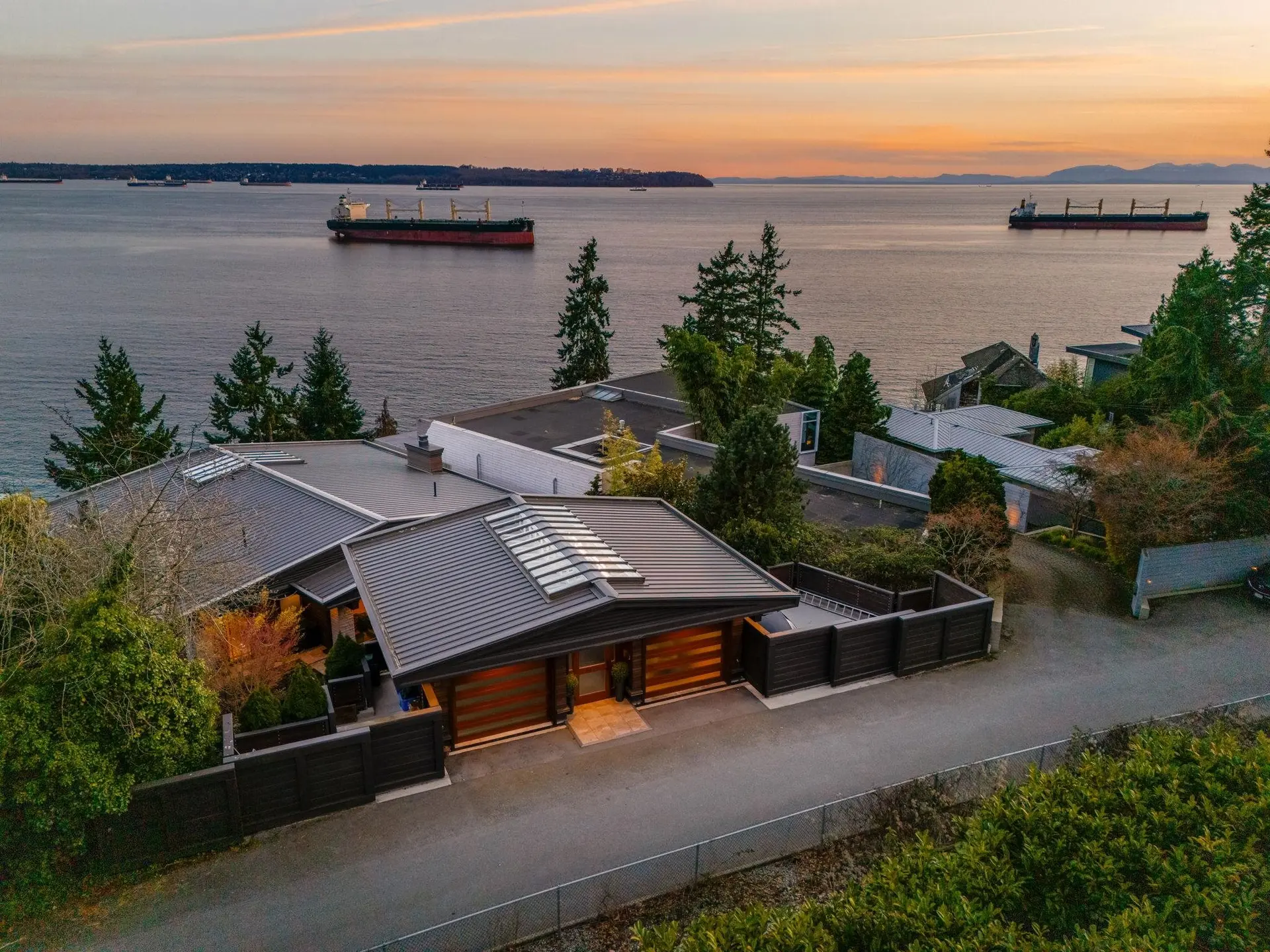 Property at 3673 Sunset Lane, West Vancouver, BC