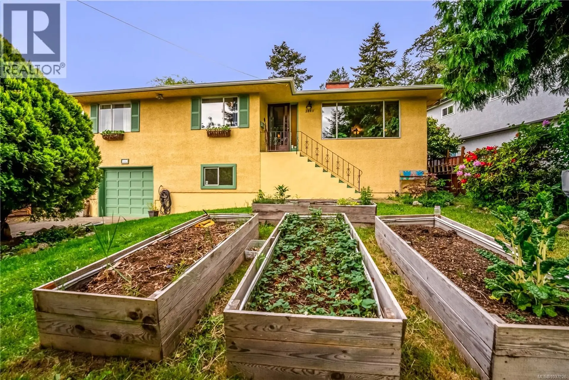 Property at 3360 Rolston Cres, Saanich, BC