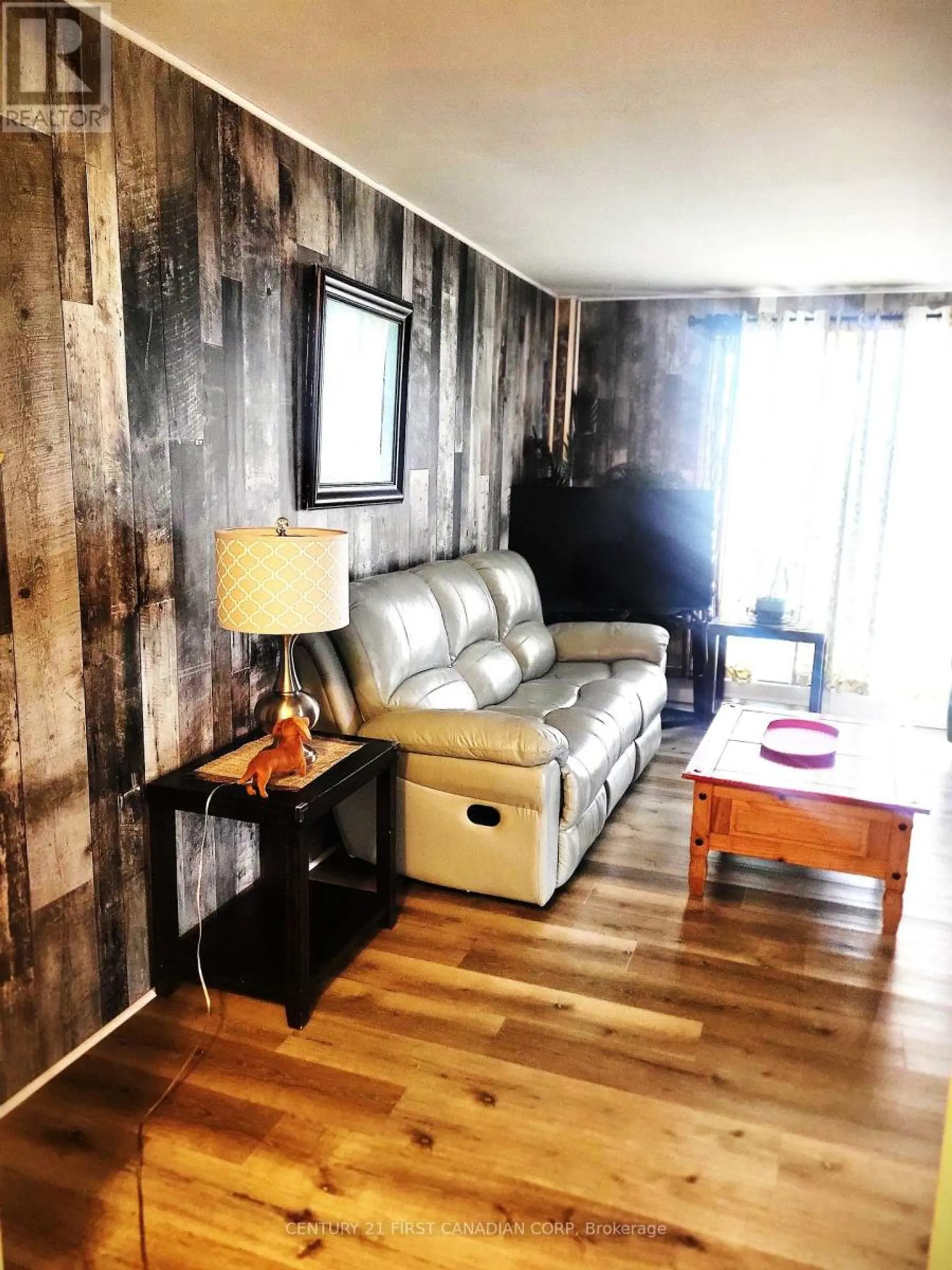 #604 583 MORNINGTON AVENUE - Image 2