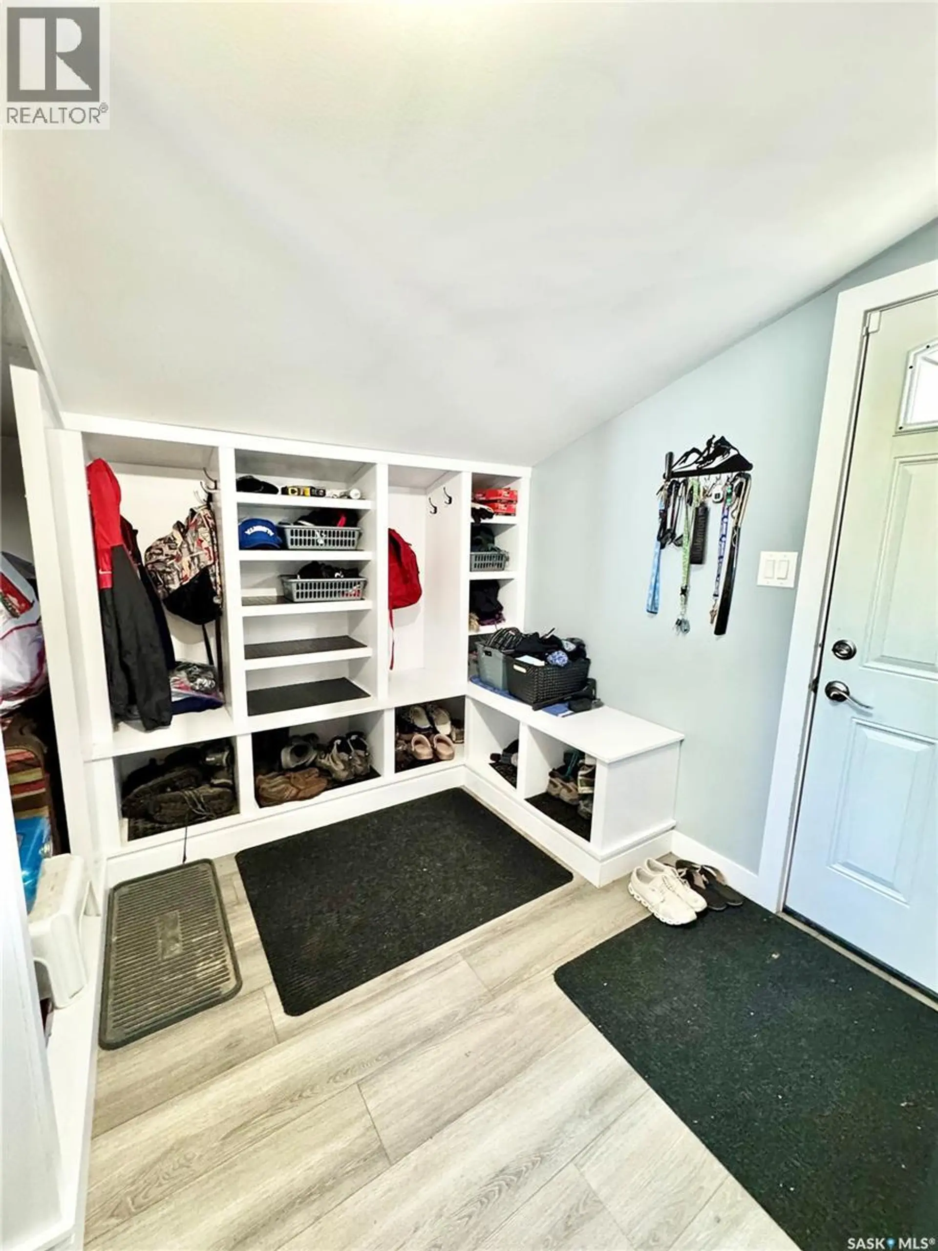 719 4th STREET E - Image 11
