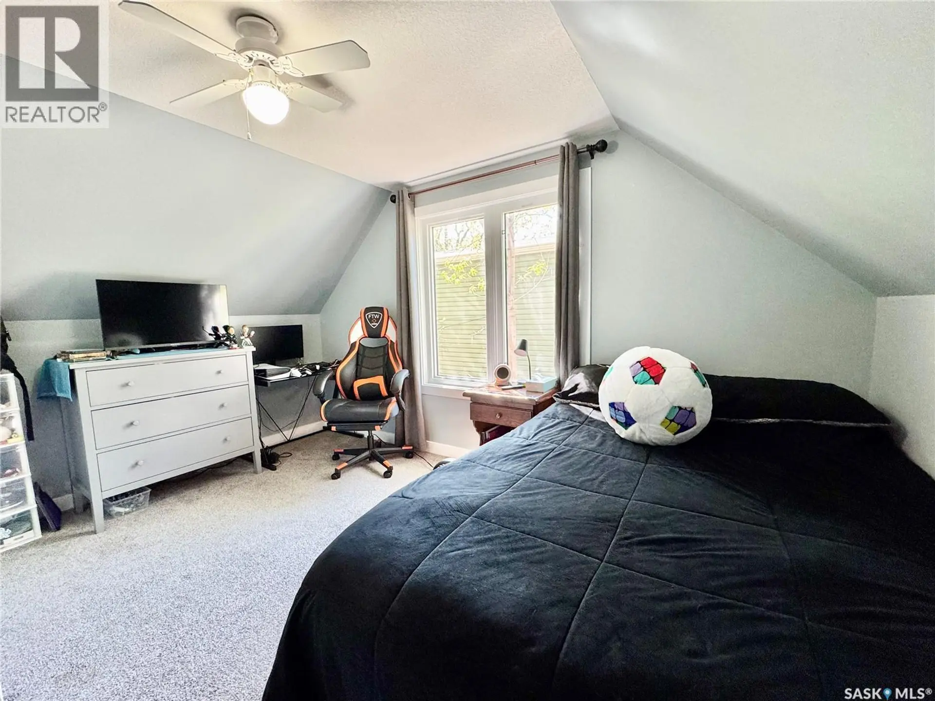 719 4th STREET E - Image 12