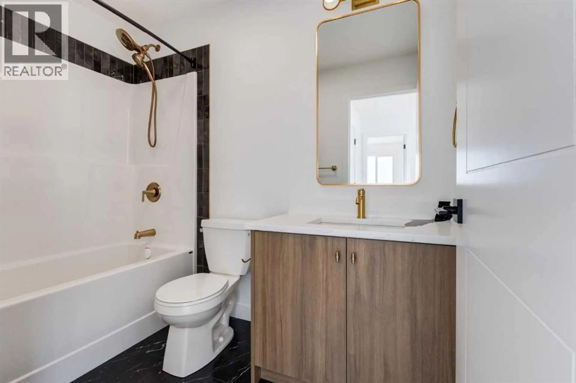 411 Clydesdale Avenue - Image 17