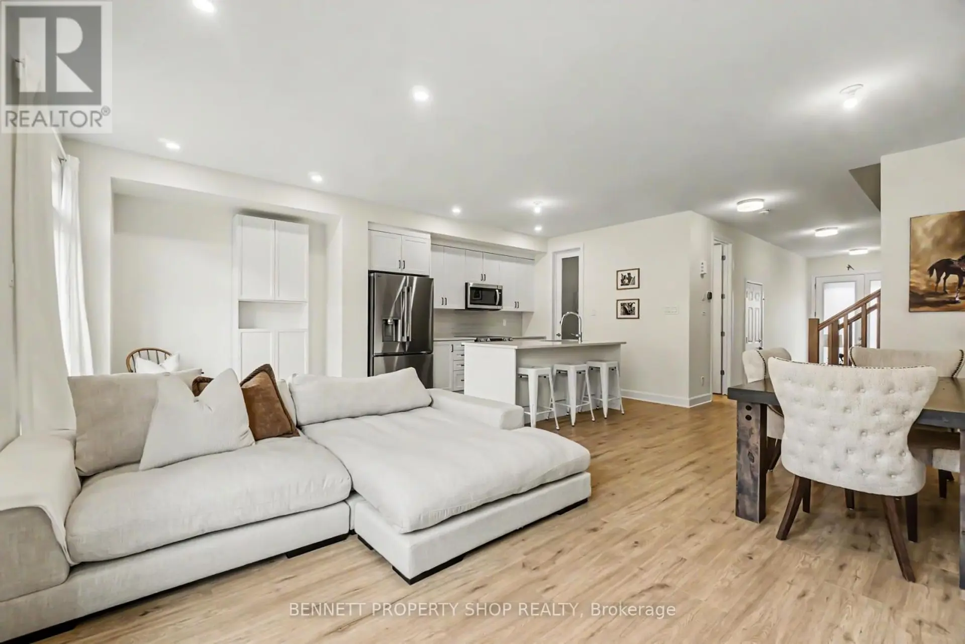 1047 VENTUS WAY - Image 1