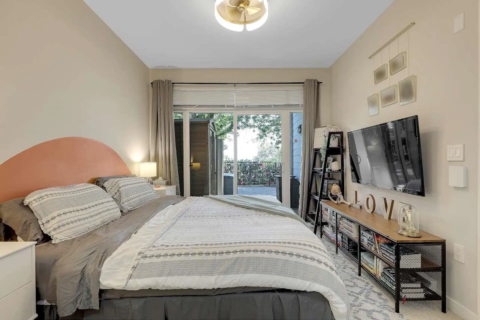 #123 22 East Royal Avenue - Image 7