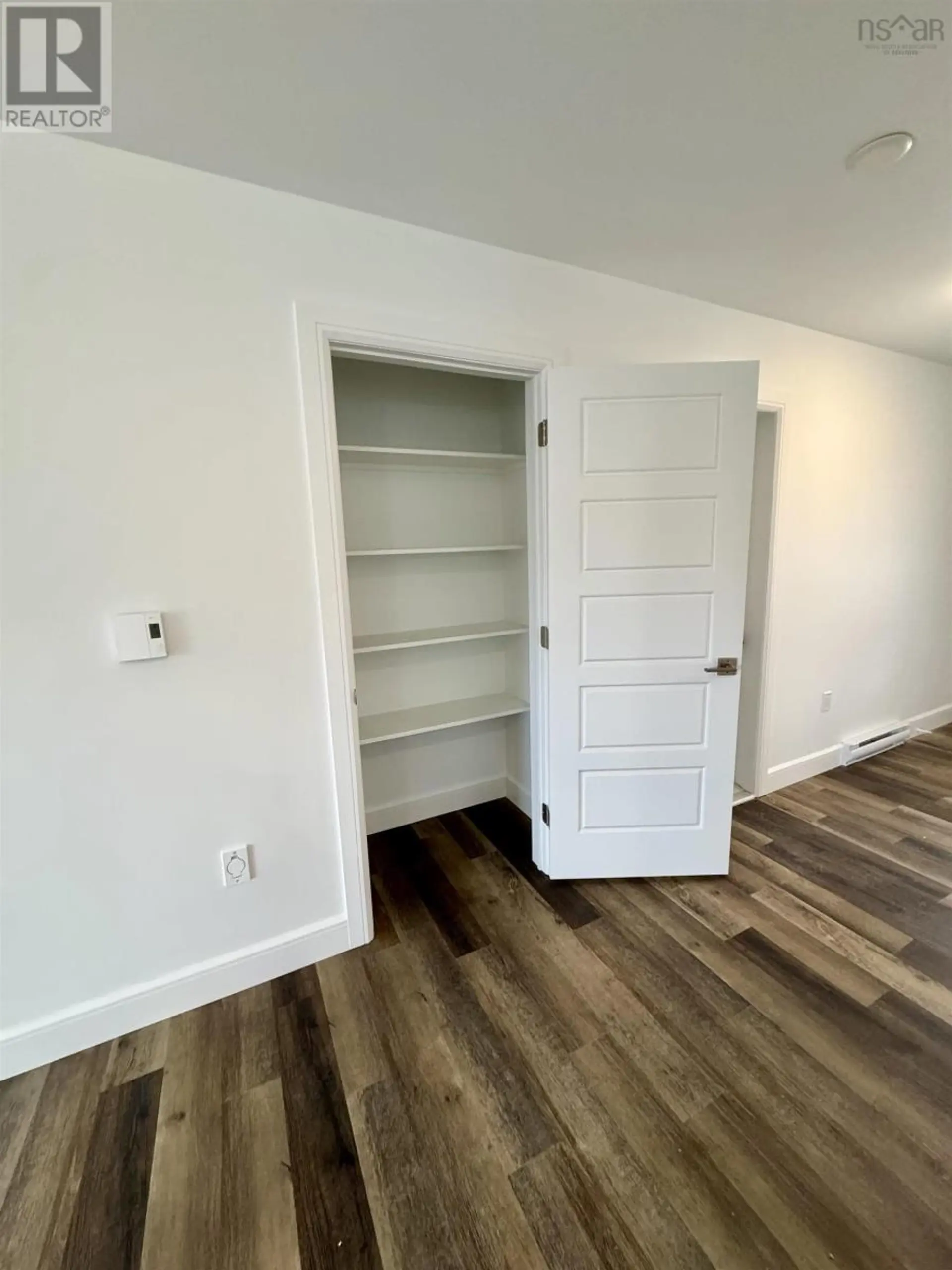 10 Elizabeth Avenue - Image 10