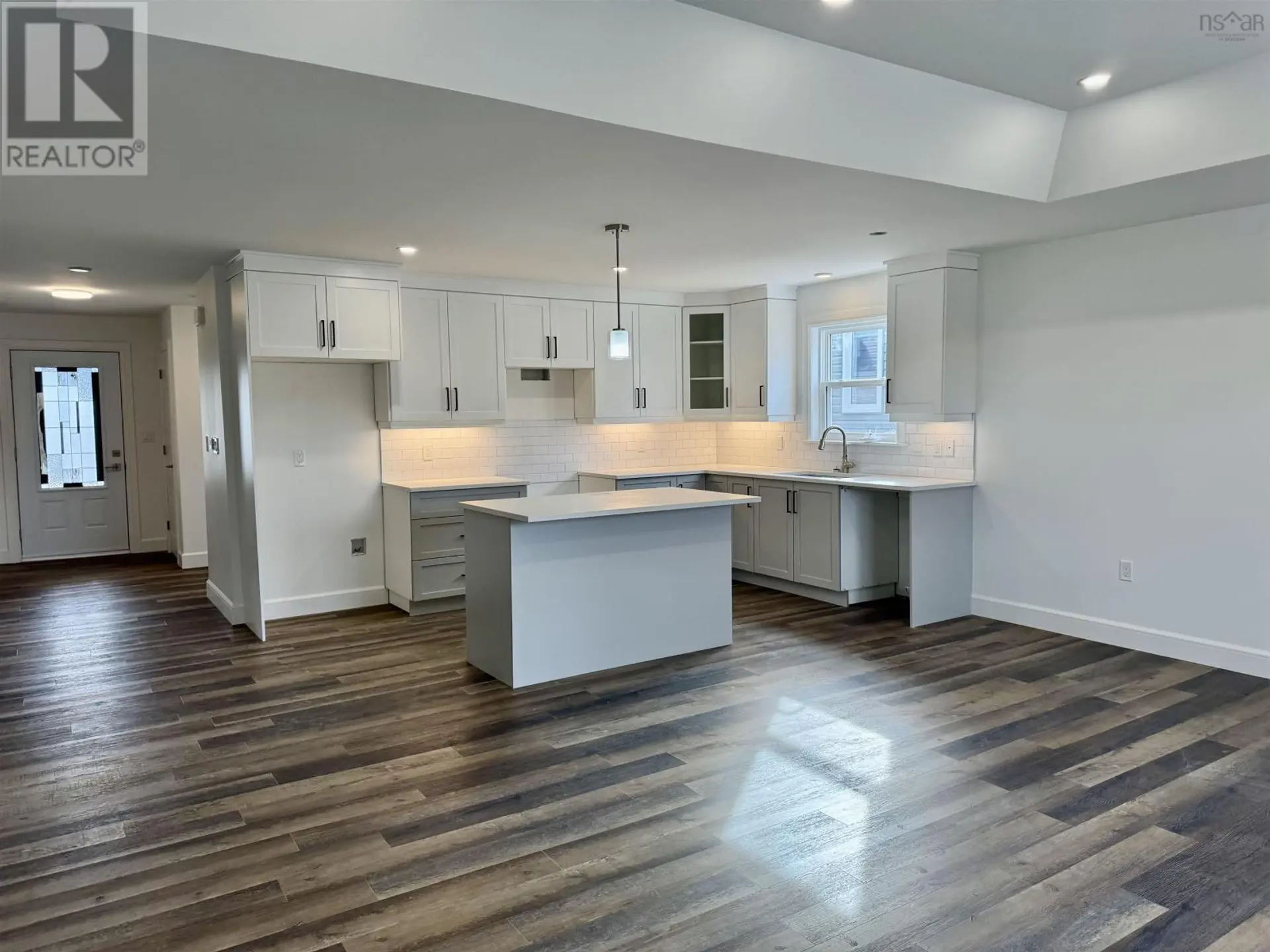 10 Elizabeth Avenue - Image 12