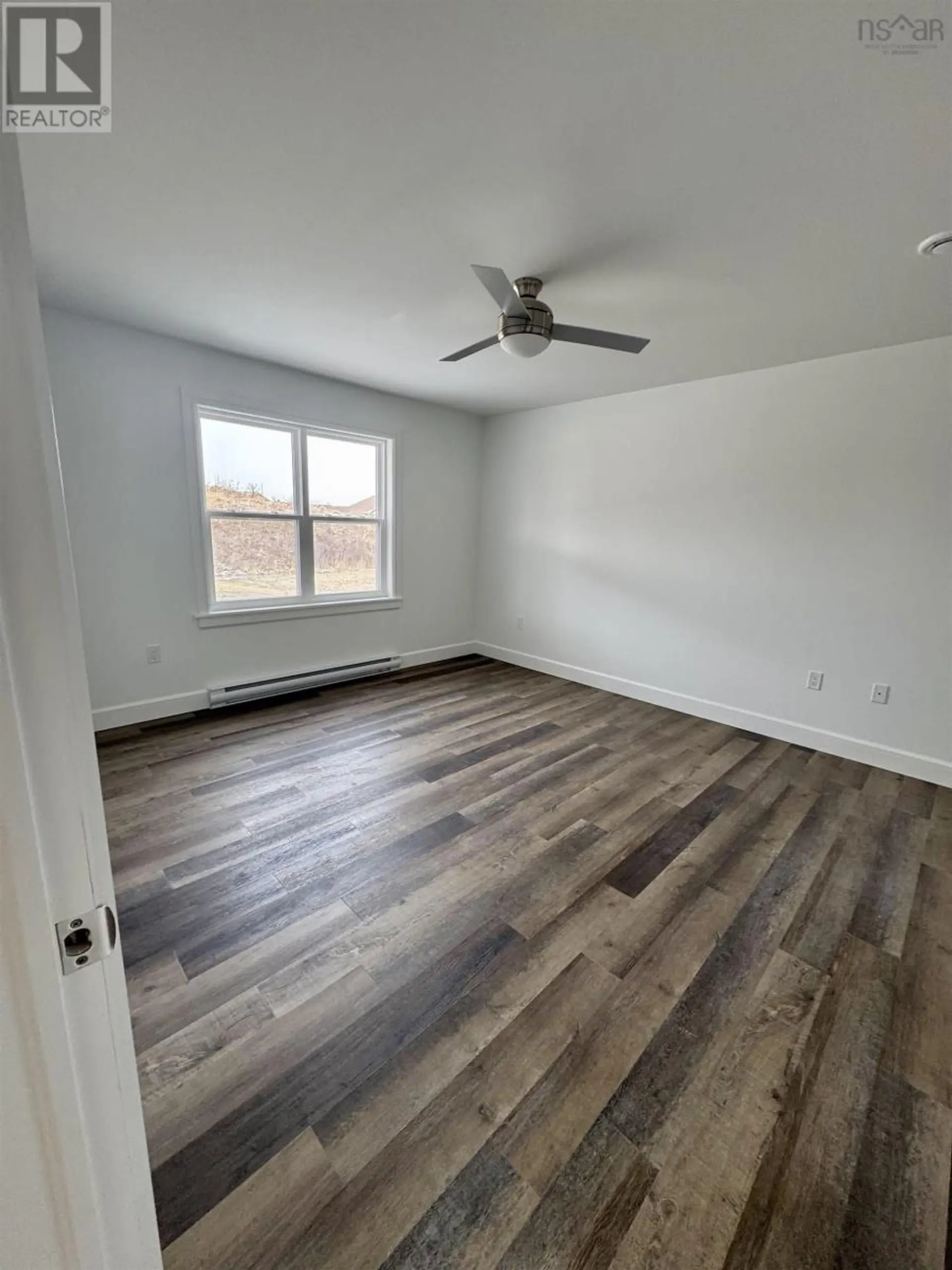 10 Elizabeth Avenue - Image 17