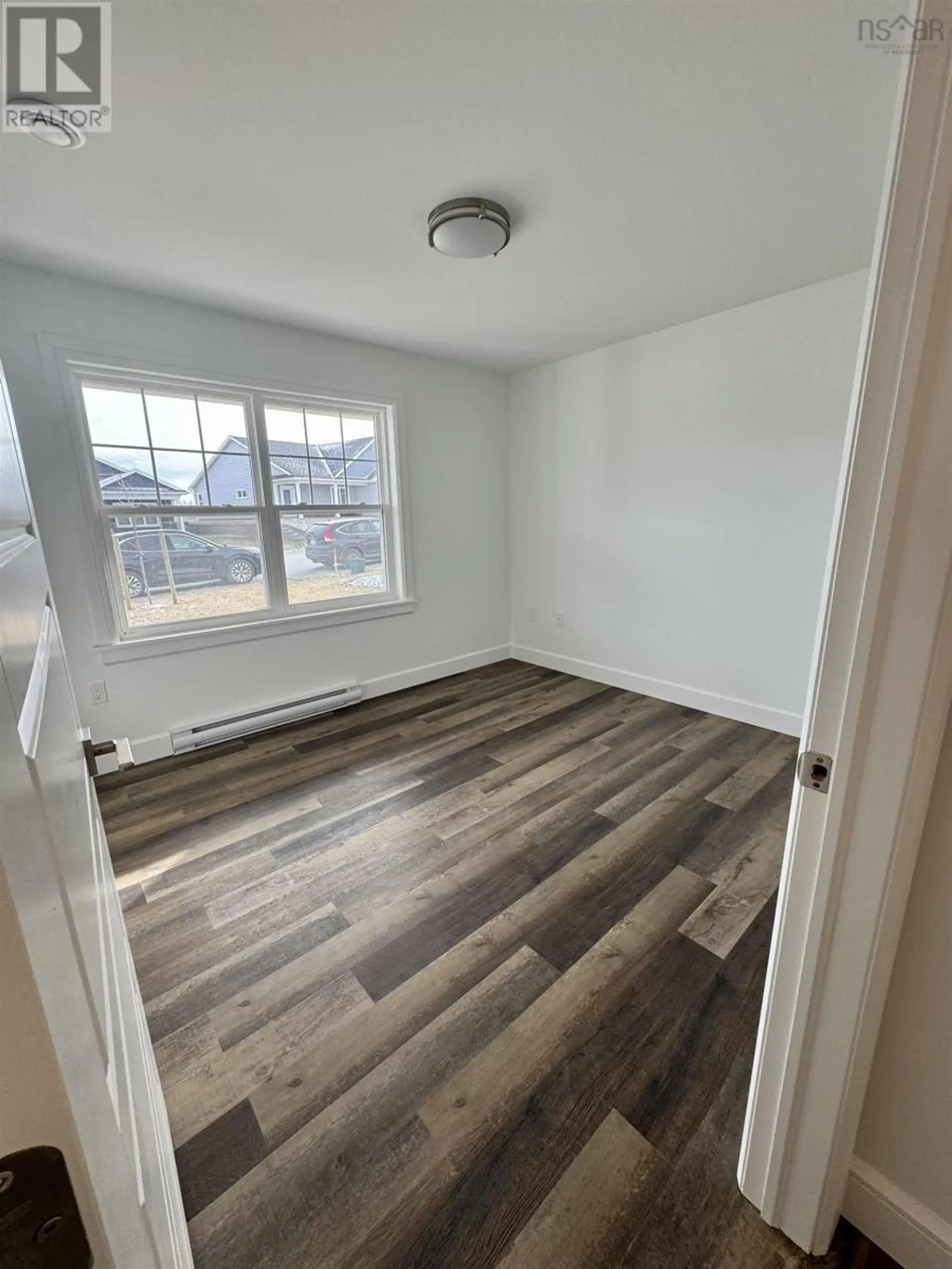 10 Elizabeth Avenue - Image 4