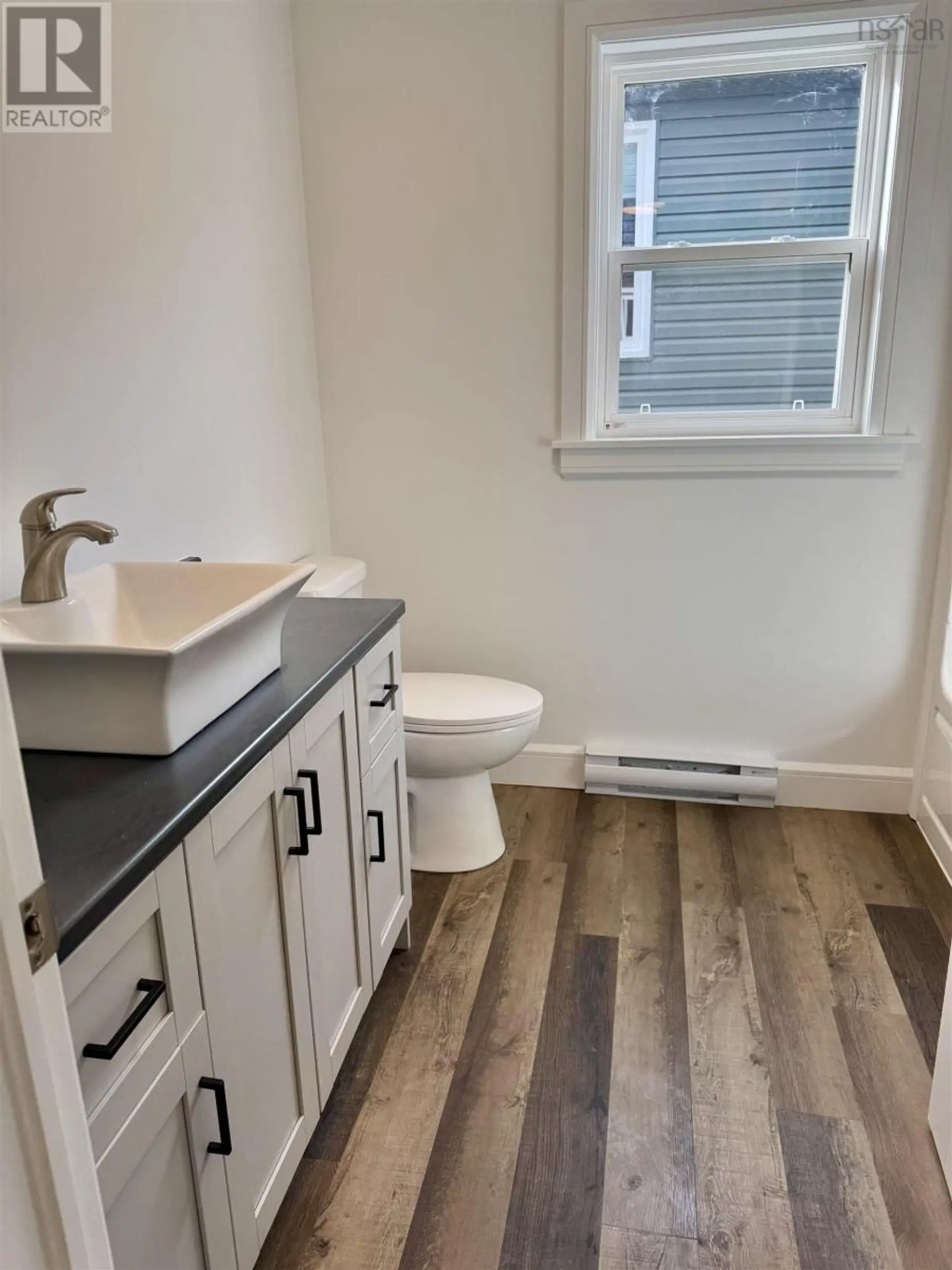 10 Elizabeth Avenue - Image 5