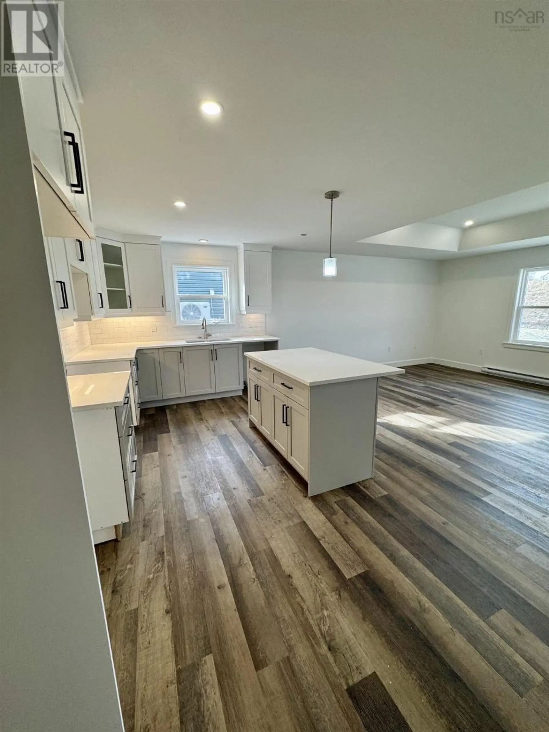 10 Elizabeth Avenue - Image 8