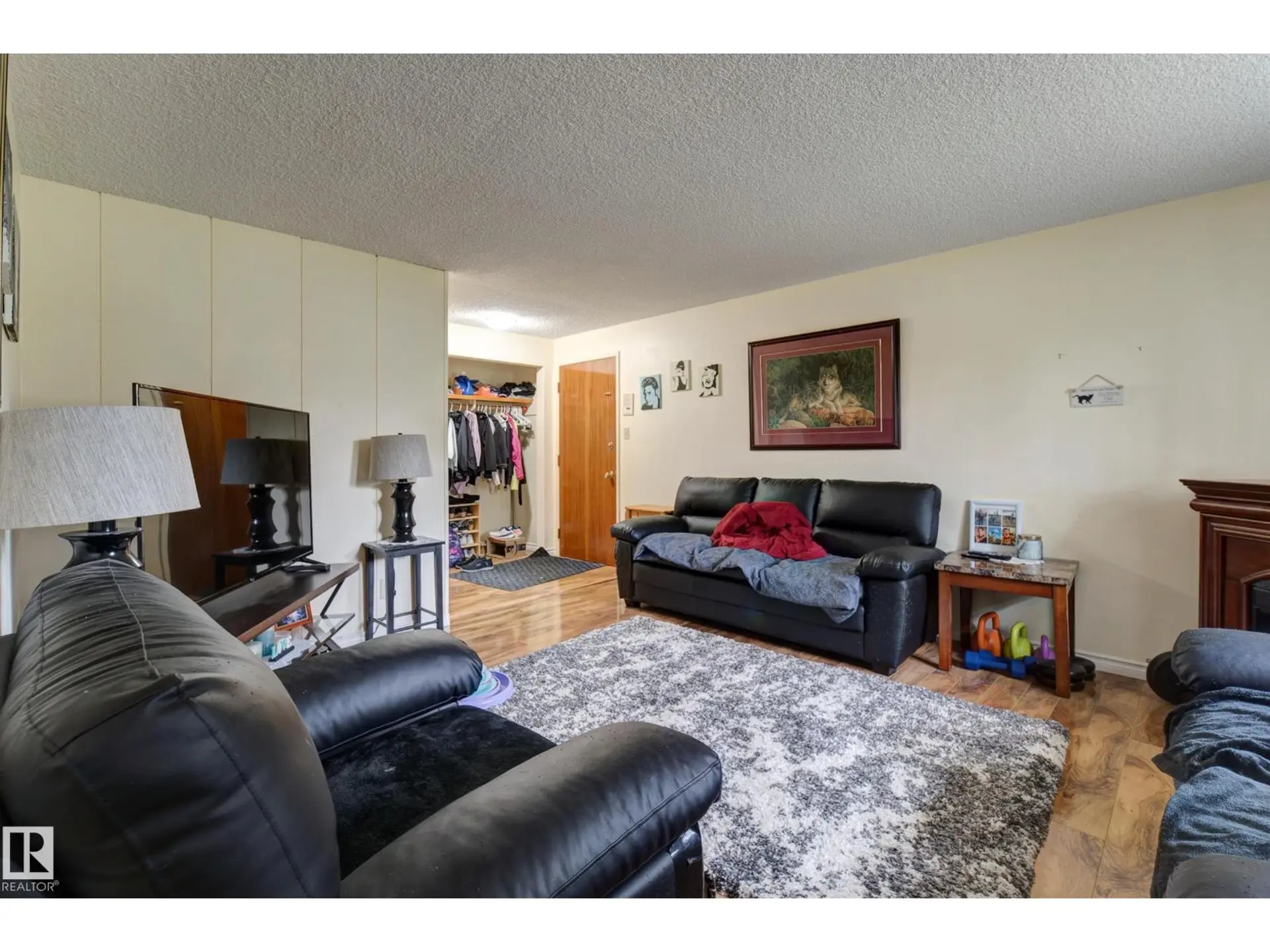 9749 88 AV NW - Image 4