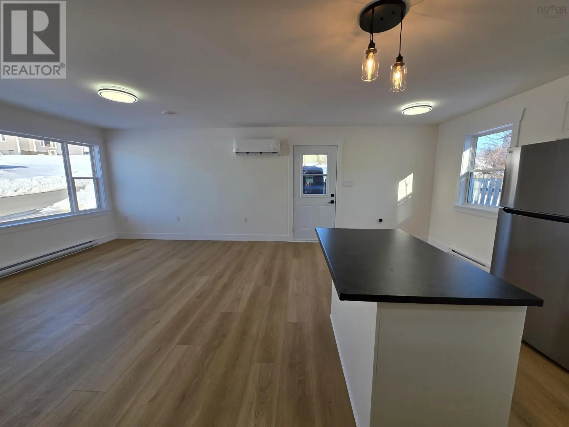 6 South Street - Image 10