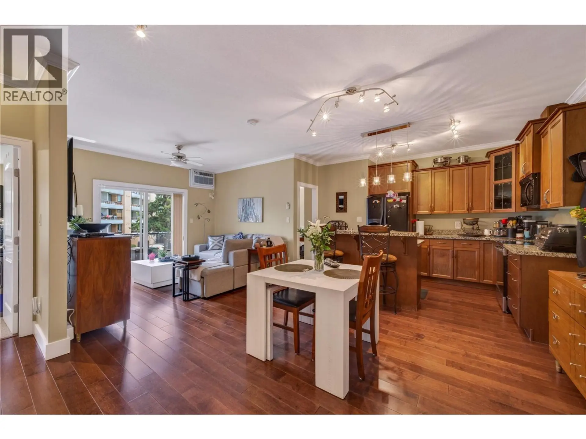 Property at #305 240 Wade Avenue W Avenue, Penticton, BC