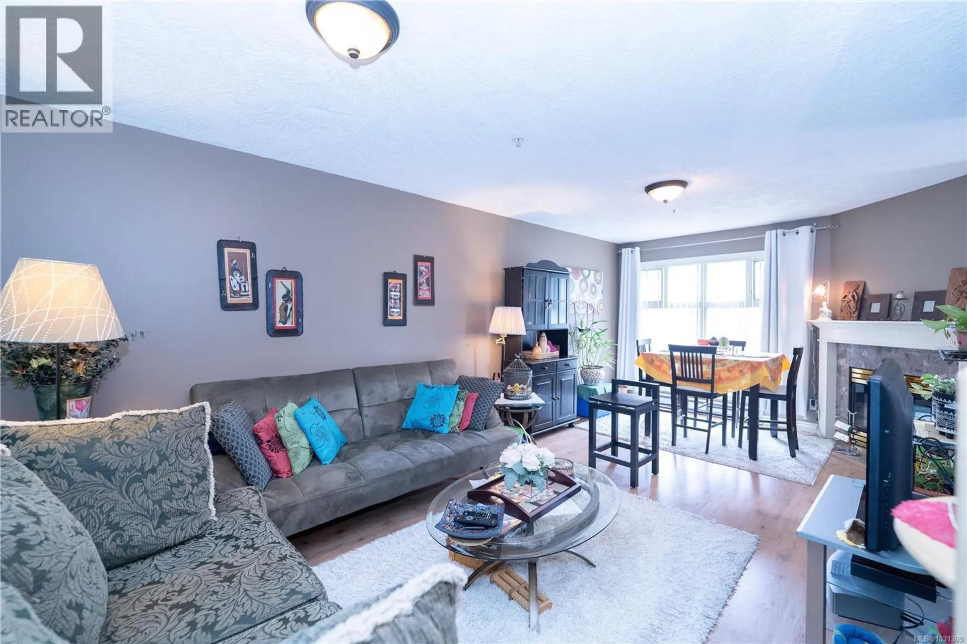 Property at #307 2527 Quadra St, Victoria, BC