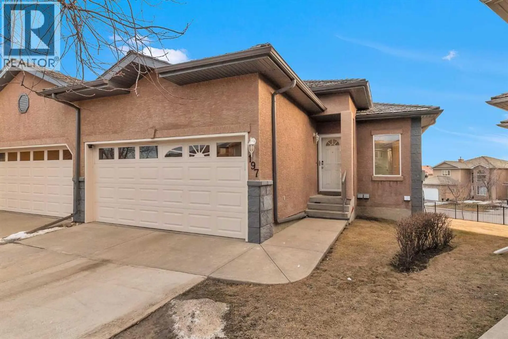 197 Royal Crest View NW - Image 1