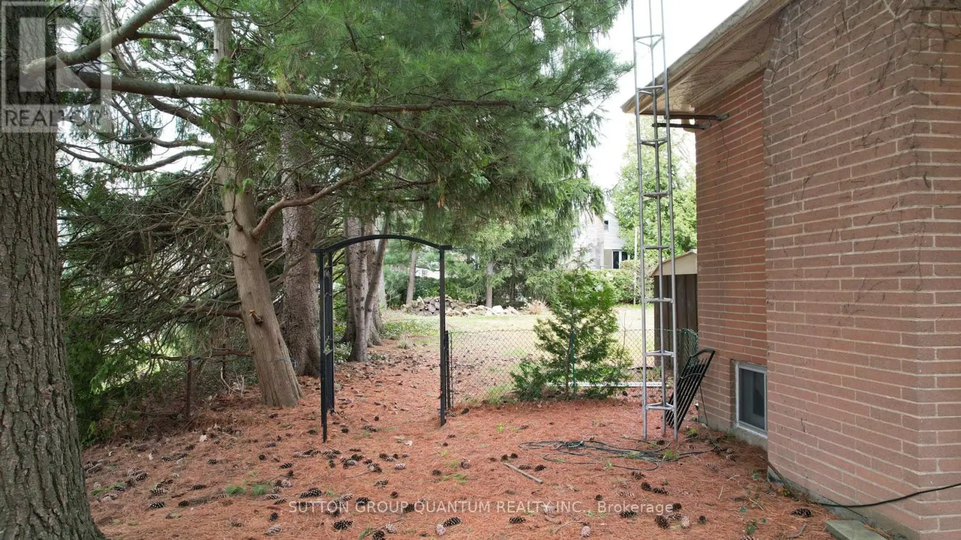 394 MAPLEHURST AVENUE N - Image 4