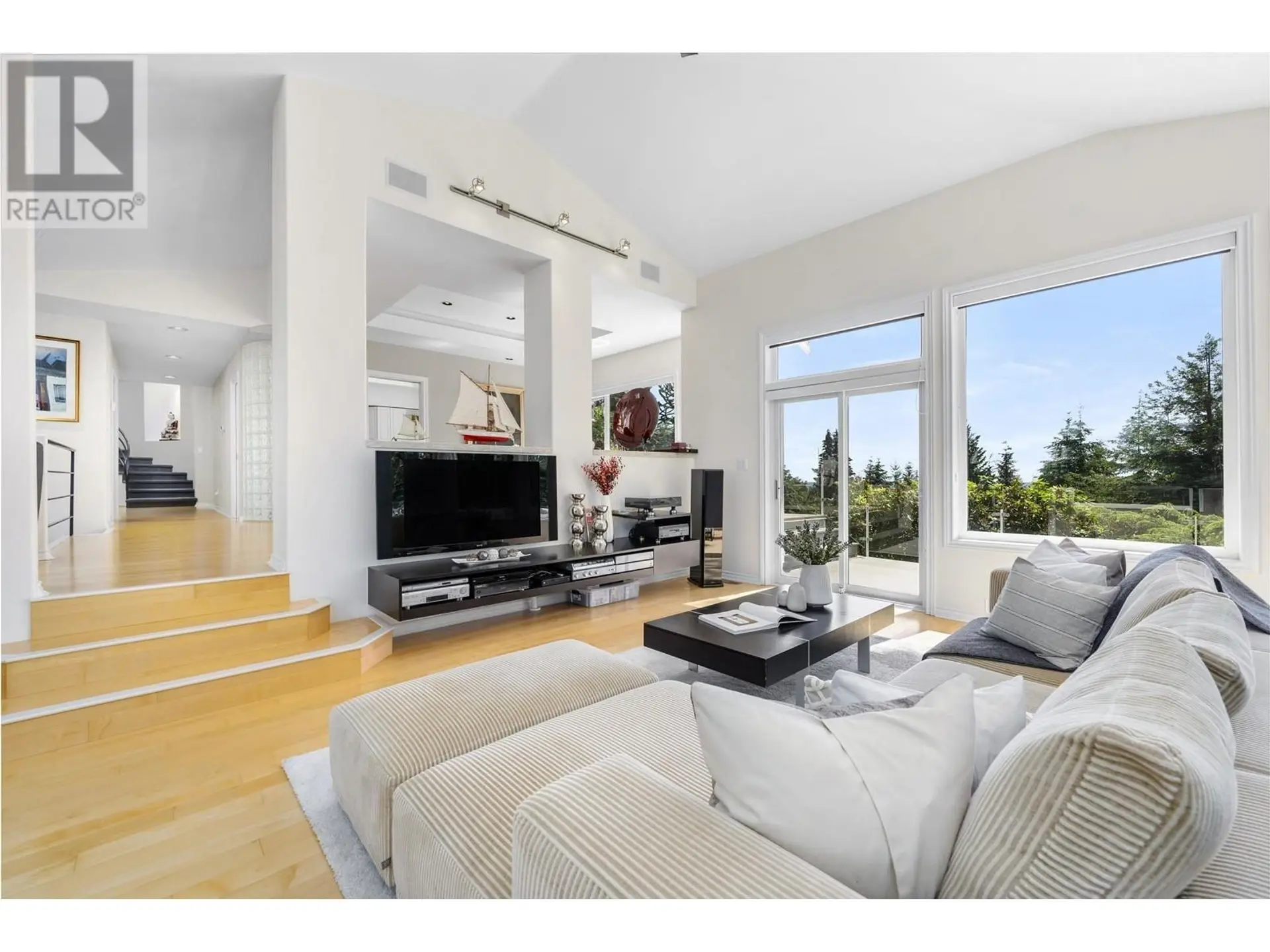 463 Ventura Crescent - Image 6