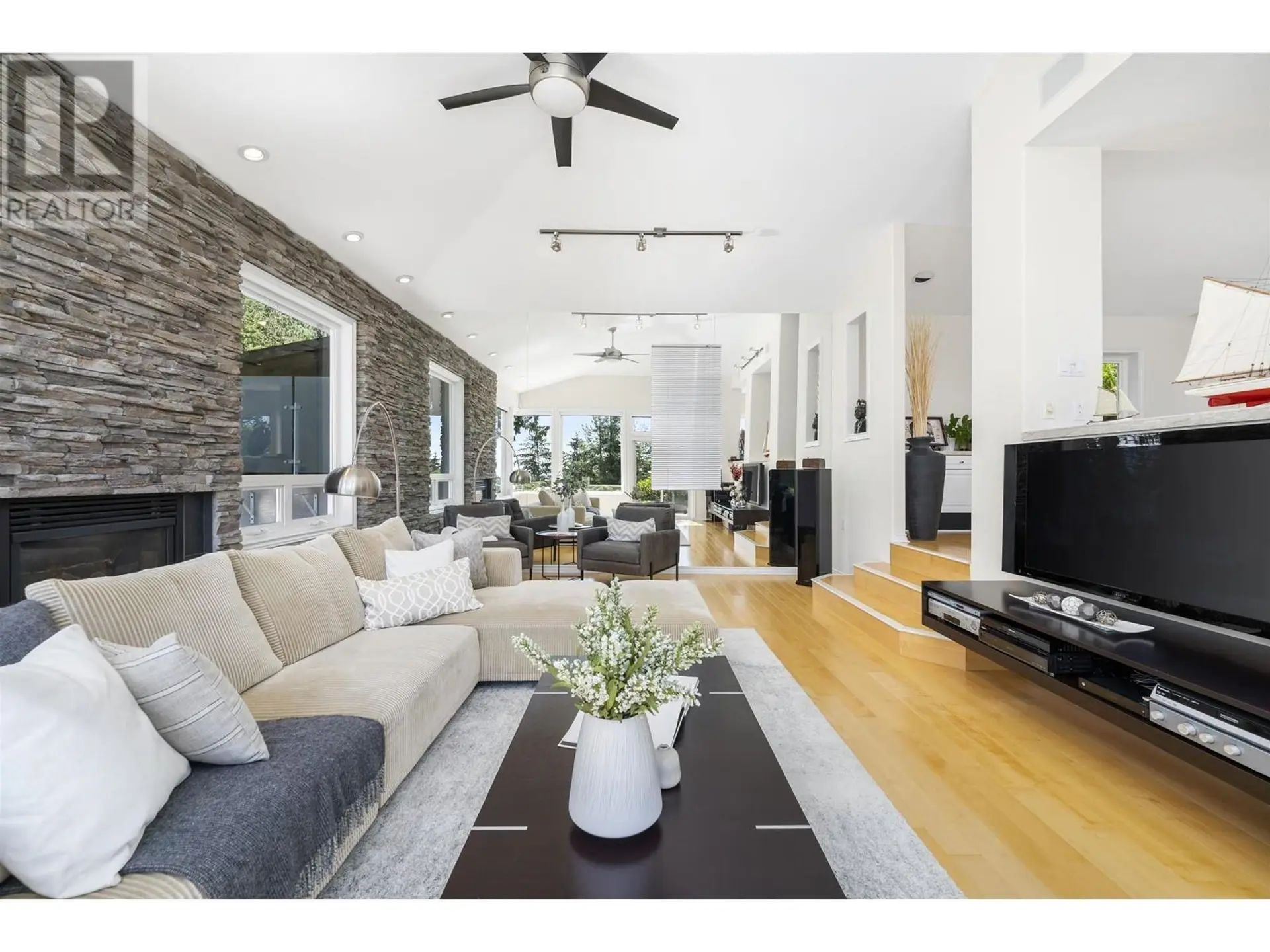 463 Ventura Crescent - Image 8