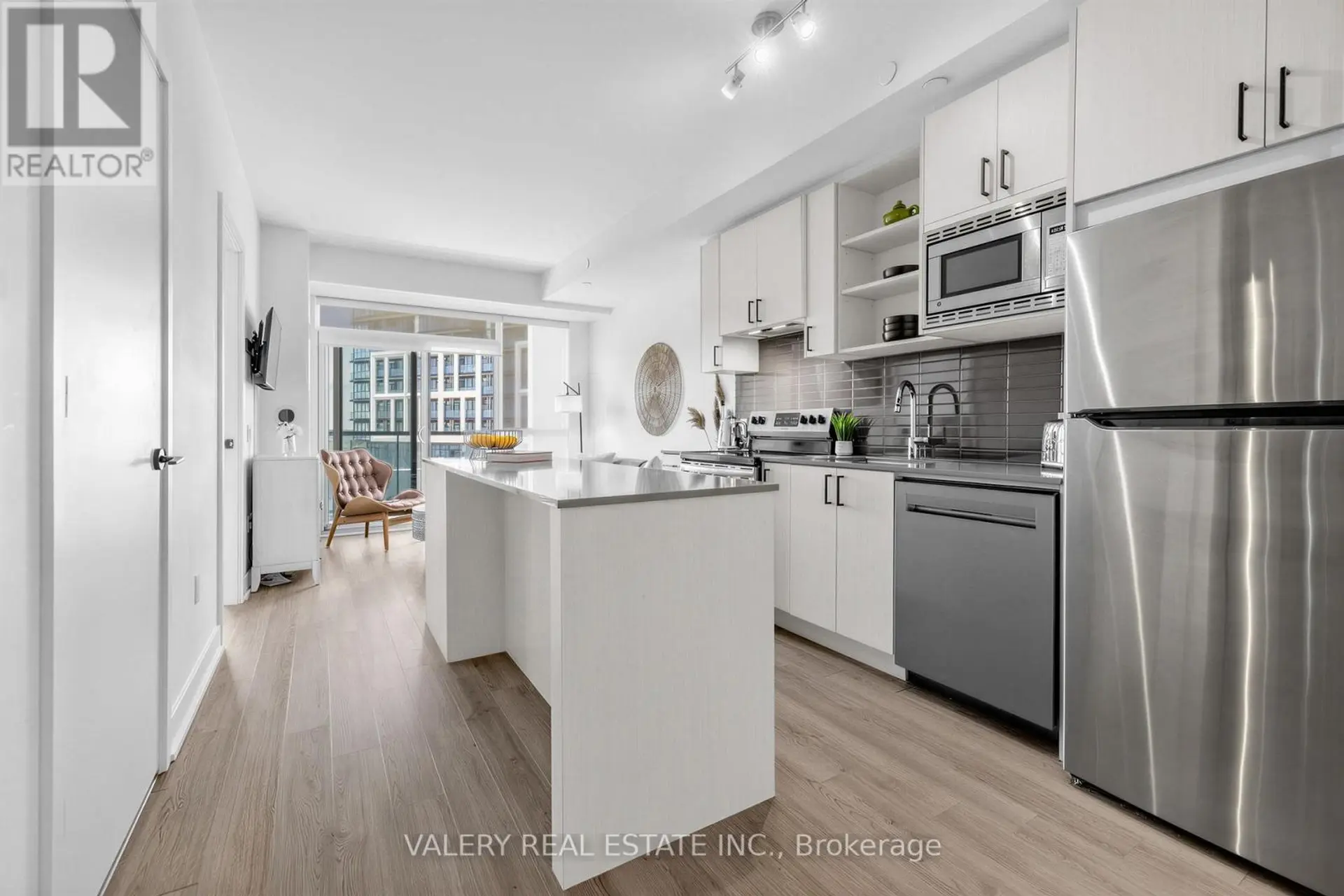 #411 60 GEORGE BUTCHART DRIVE - Image 2