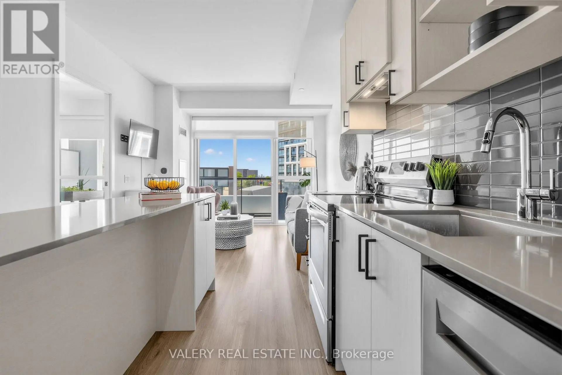 #411 60 GEORGE BUTCHART DRIVE - Image 3