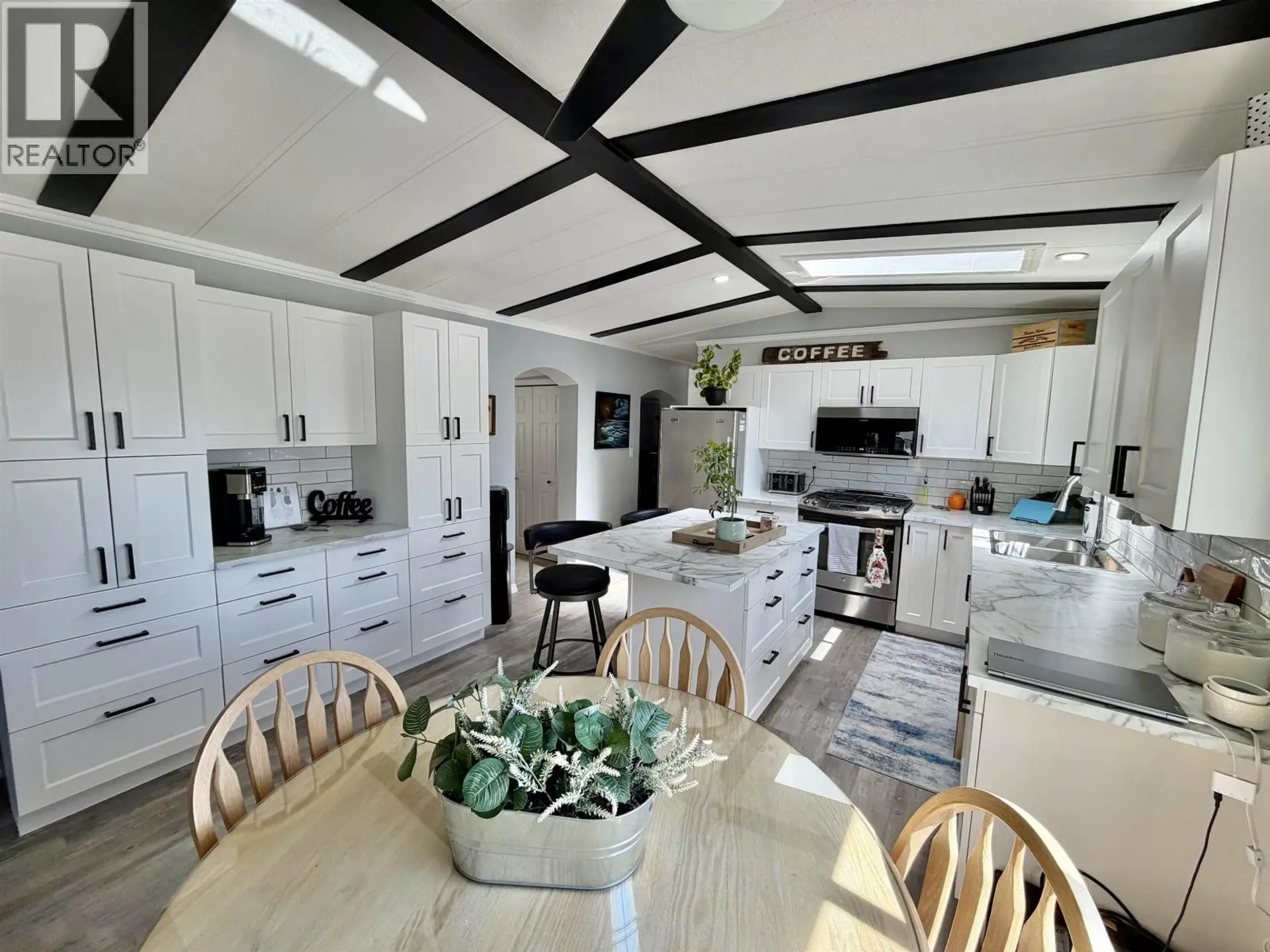 #12 770 ELEVENTH AVENUE - Image 4