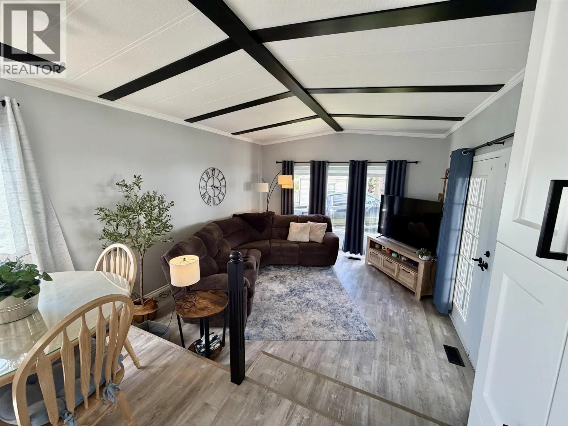 #12 770 ELEVENTH AVENUE - Image 8